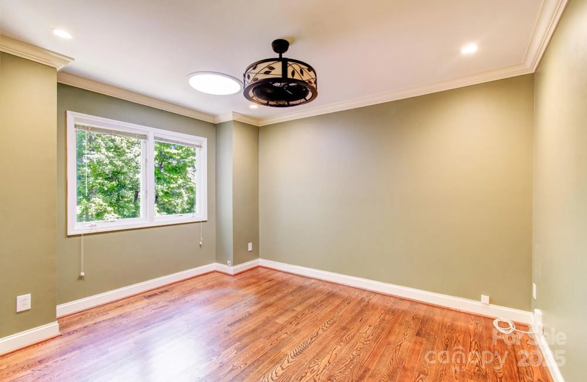 Property Slideshow image 24 of 38 | 305 e high point ln, Hendersonville, NC, 28791