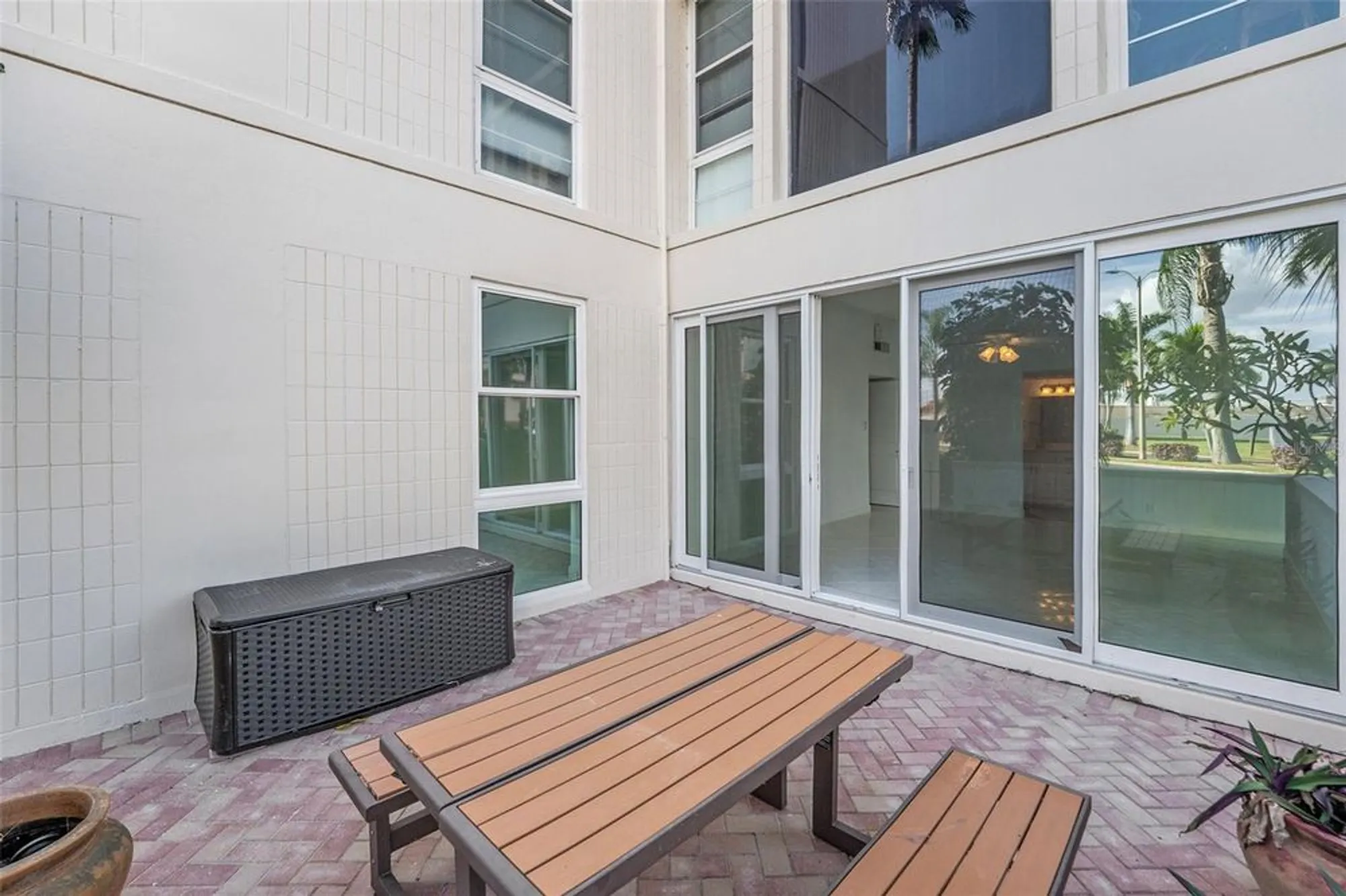 Property Slideshow image 23 of 30 | 7400 sun island dr 111, South Pasadena, FL, 33707