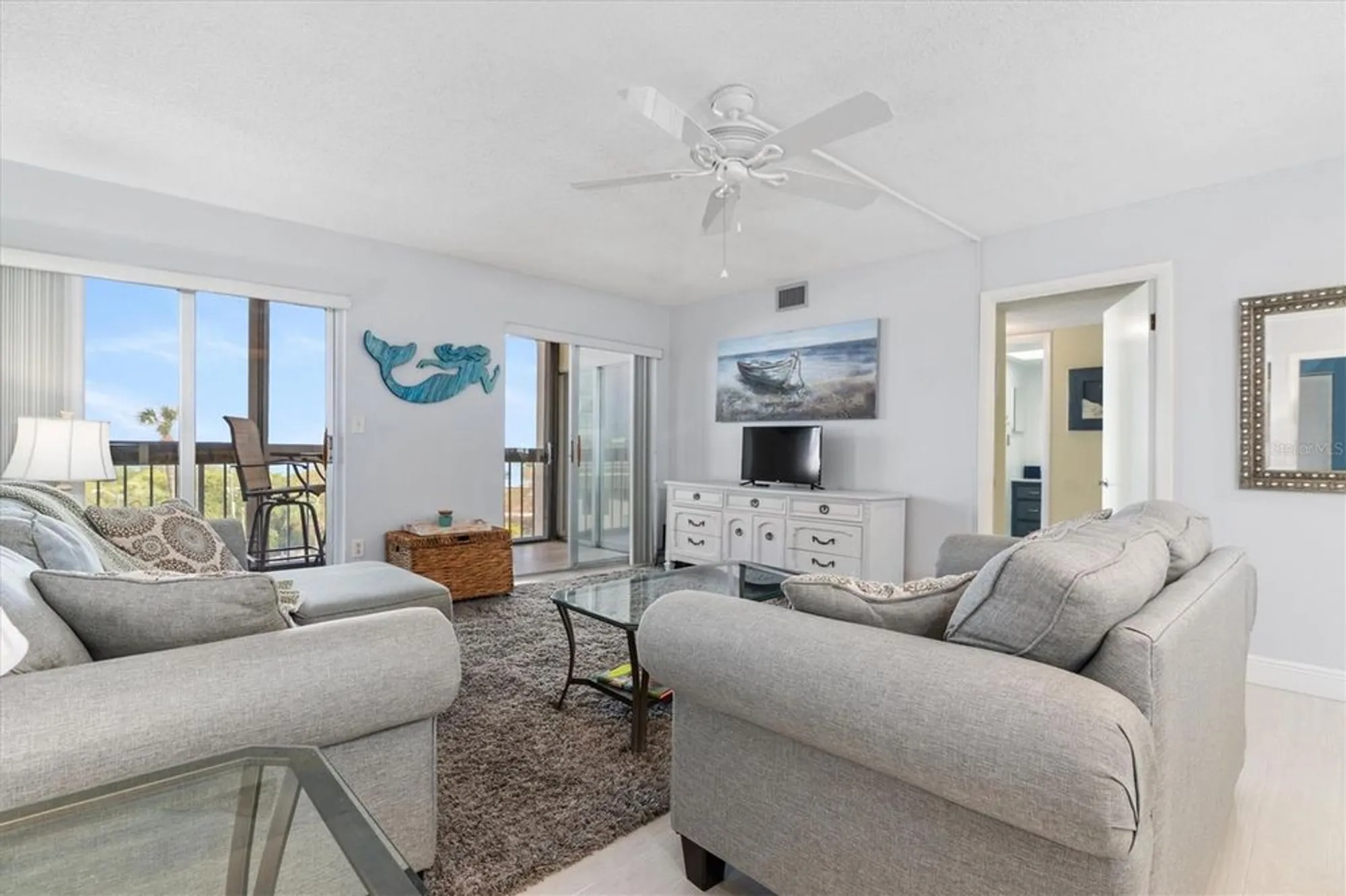 Property Slideshow image 10 of 45 | 19029 us highway 19 n apt 9-404, Clearwater, FL, 33764
