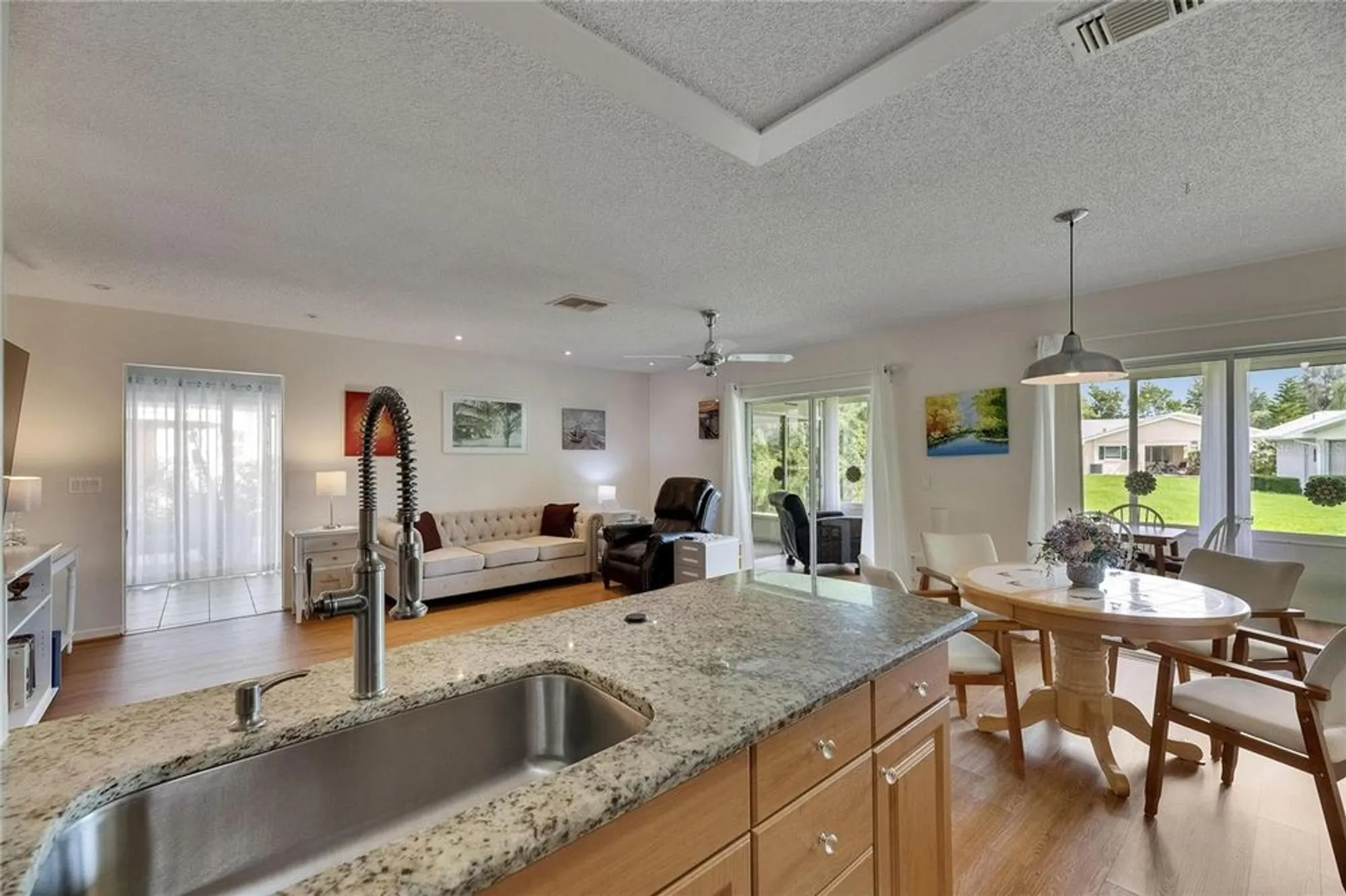 Property Slideshow image 15 of 41 | 123 glendower cir # 123, Sun City Center, FL, 33573