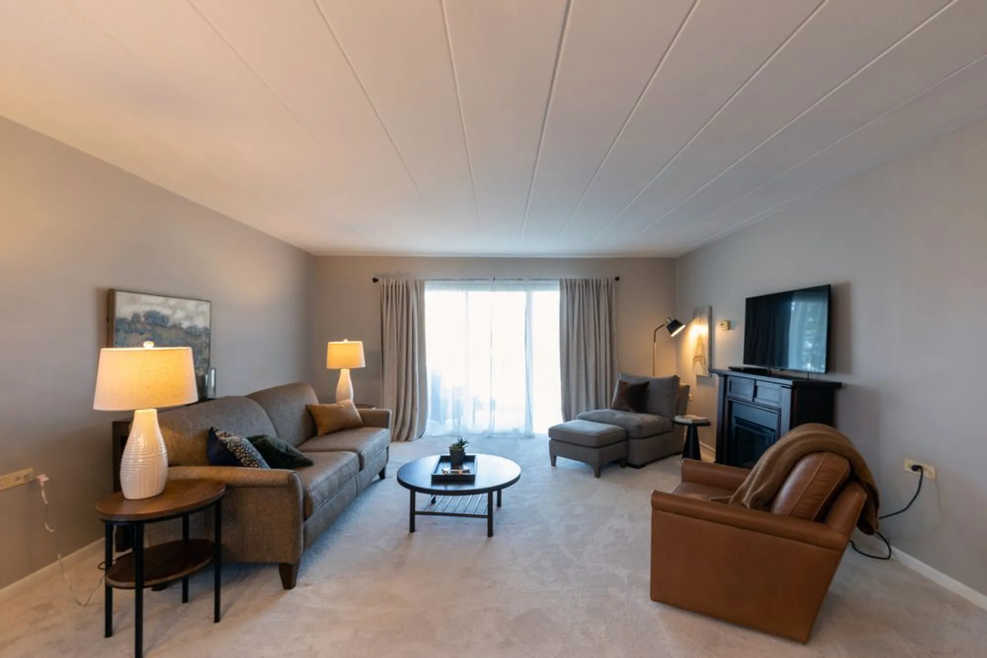 Property Slideshow image 3 of 20 | 5300 walnut ave apt 11b, Downers Grove, IL, 60515