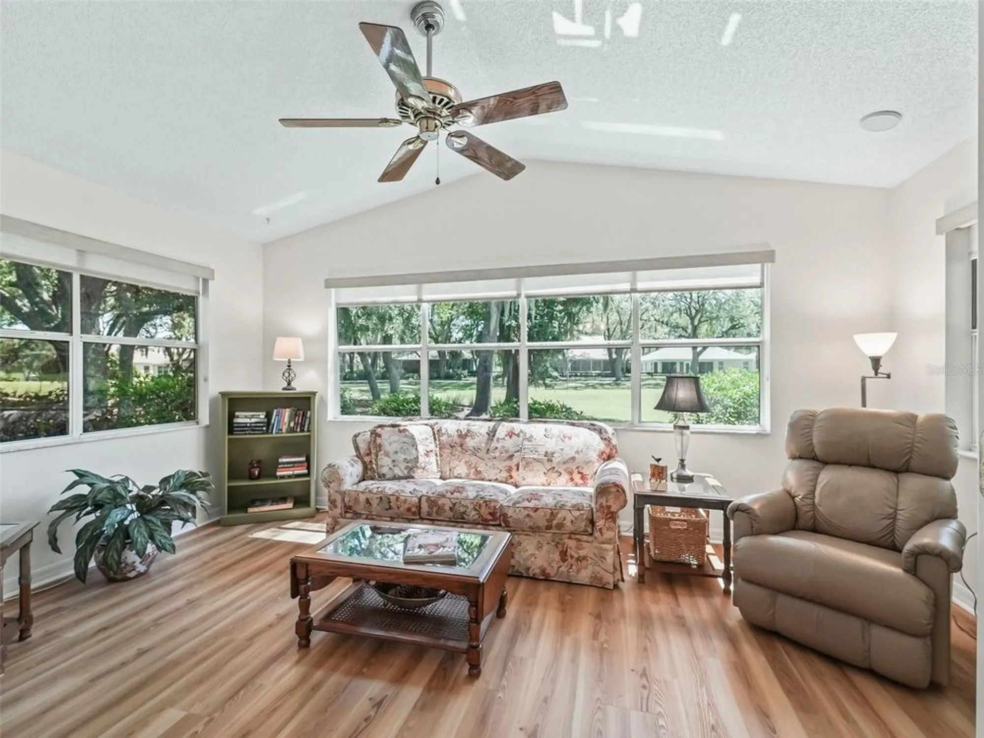 Property Slideshow image 16 of 49 | 511 chula vista ave, Lady Lake, FL, 32159