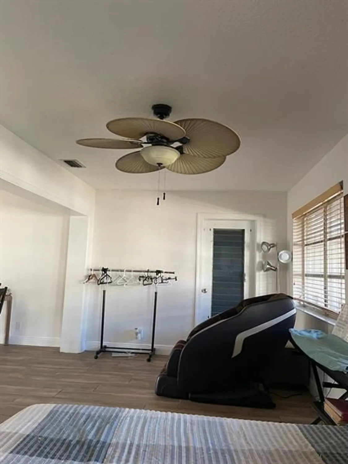 Property Slideshow image 12 of 20 | 4401 nw 43rd ave, Tamarac, FL, 33319