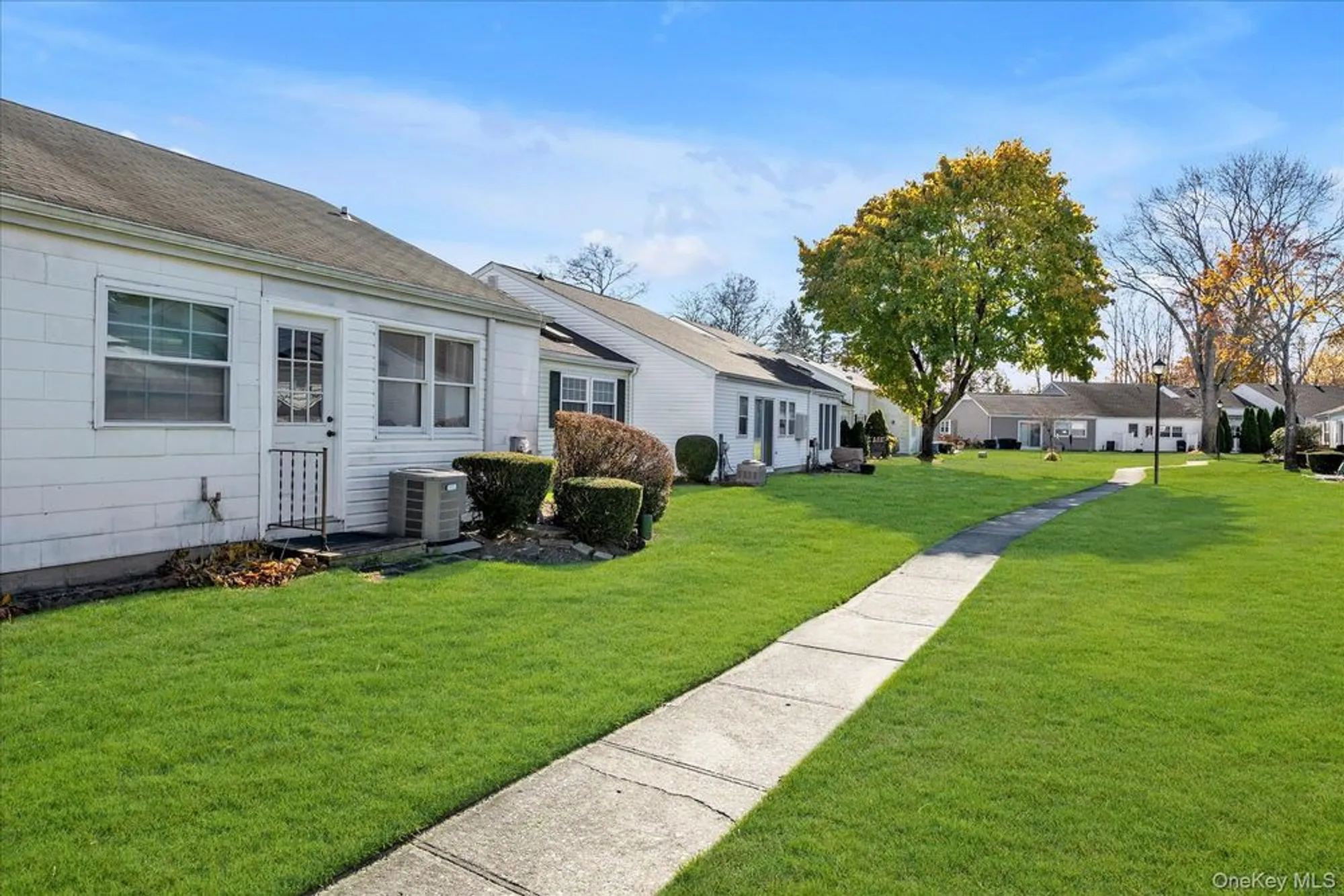 Property Slideshow image 14 of 14 | 141 forge ln, Coram, NY, 11727