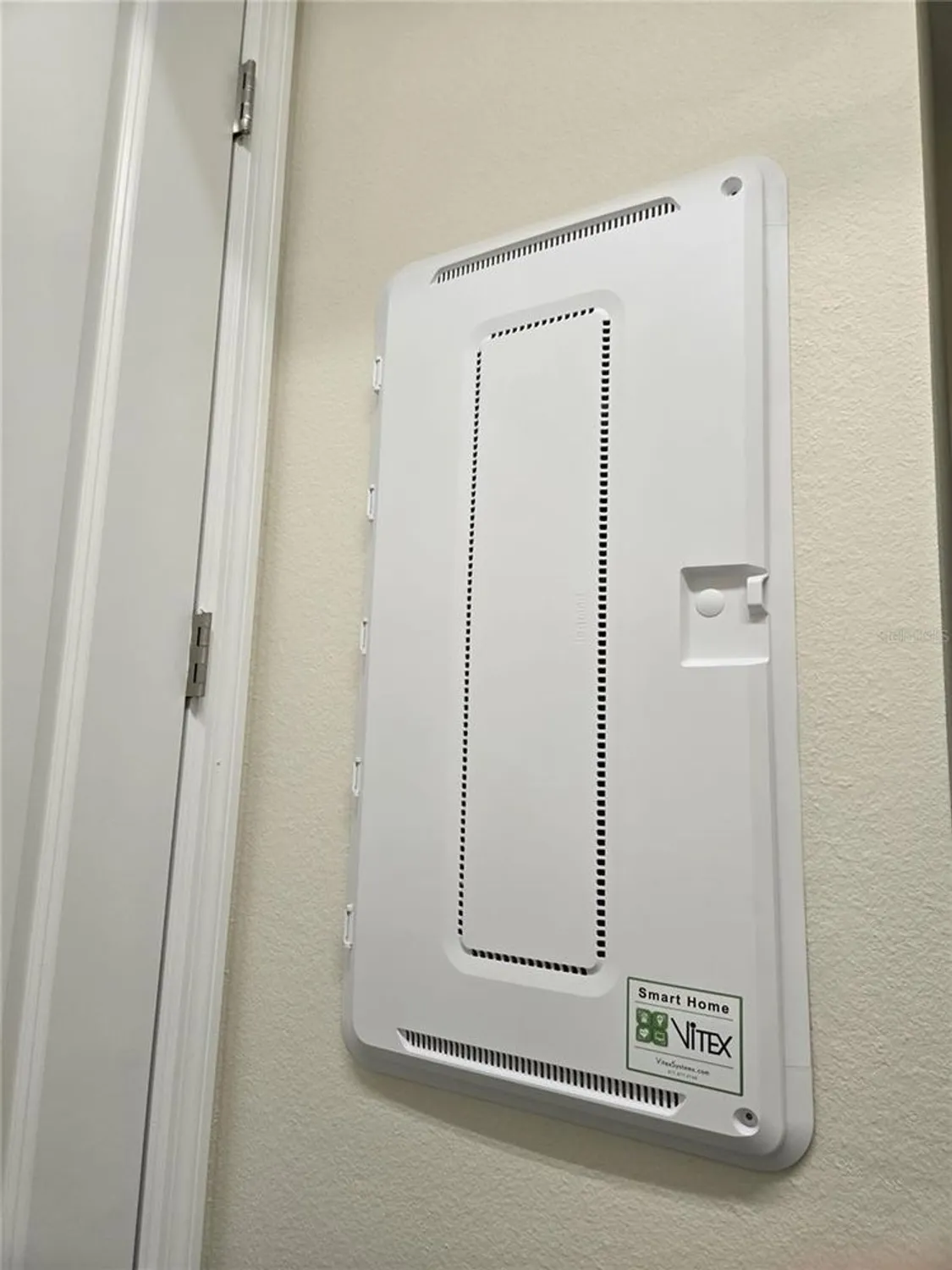 Property Slideshow image 7 of 45 | 422 lime ave, Daytona Beach, FL, 32124