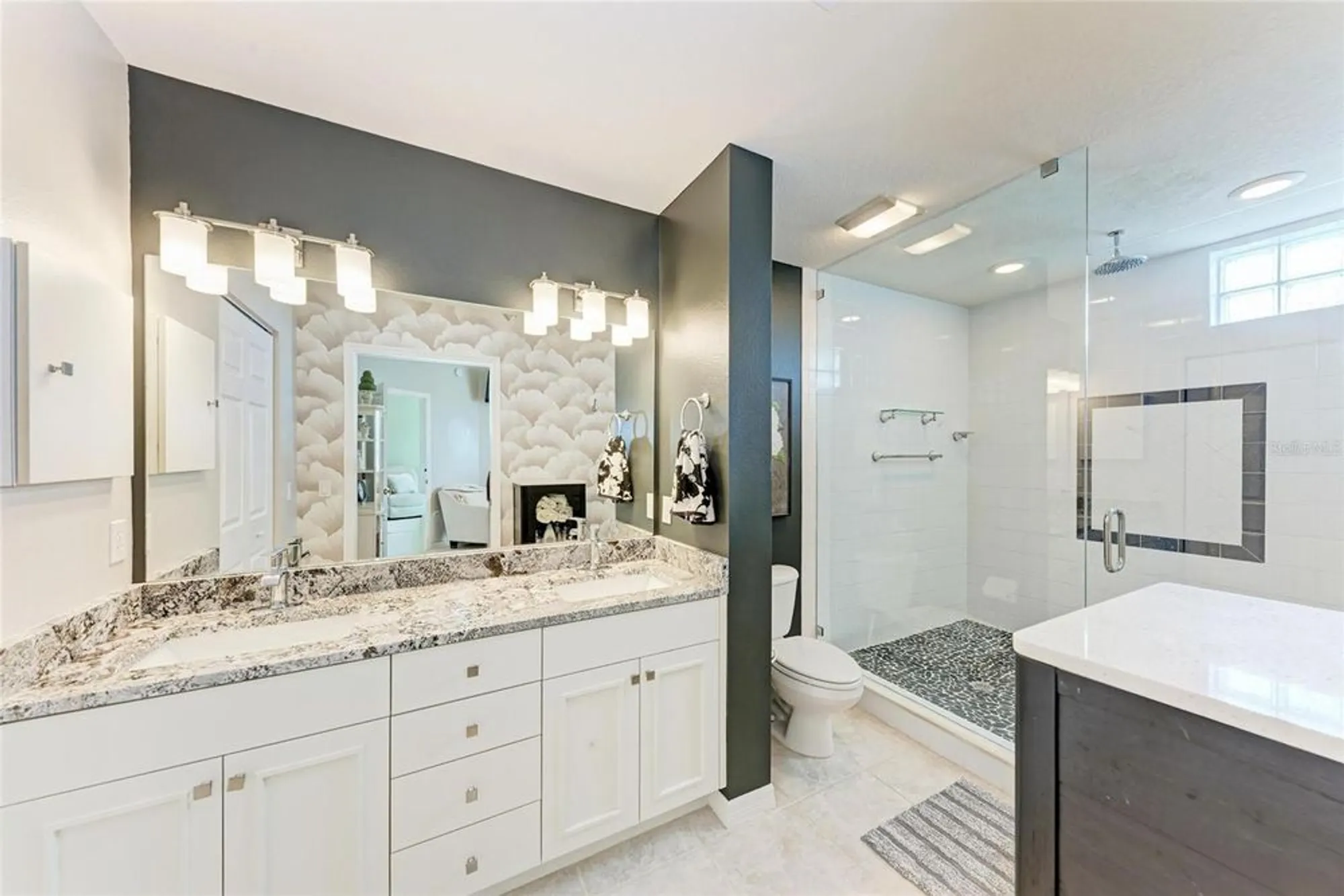 Property Slideshow image 25 of 43 | 119 woodbridge dr 103, Venice, FL, 34293