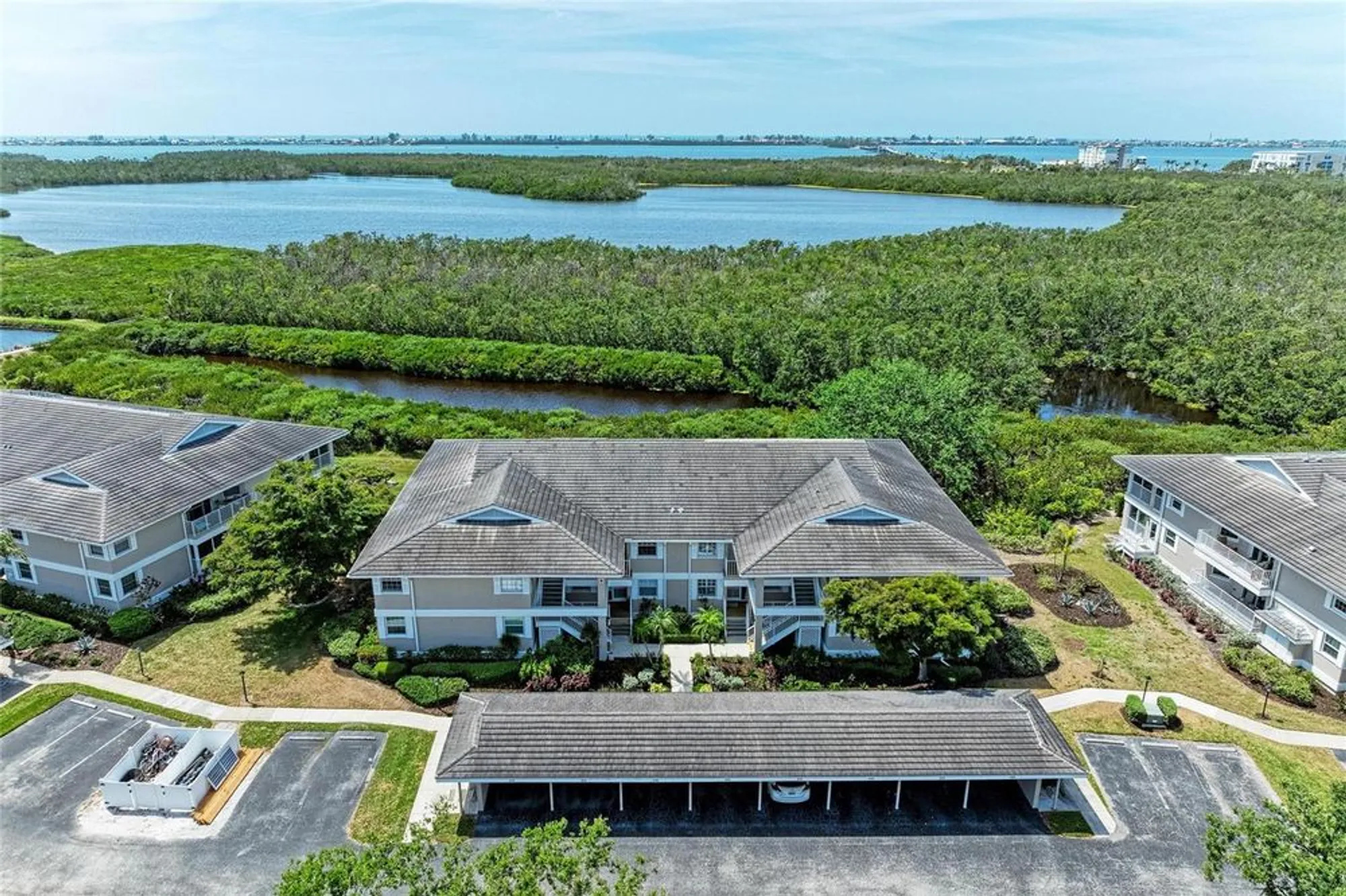Property Slideshow image 45 of 66 | 628 estuary dr, Bradenton, FL, 34209