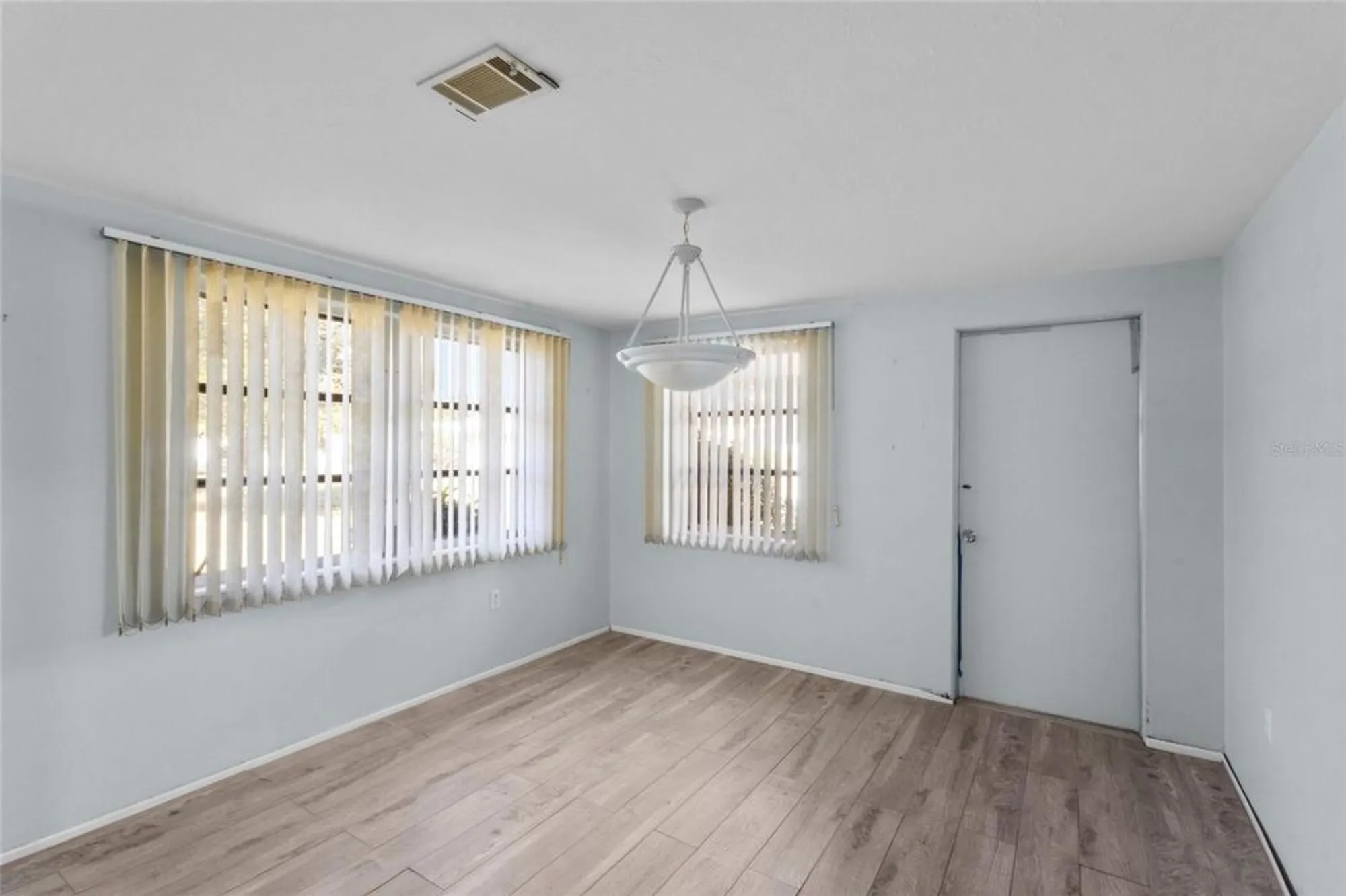 Property Slideshow image 7 of 23 | 1523 lakeside dr 15, Venice, FL, 34293