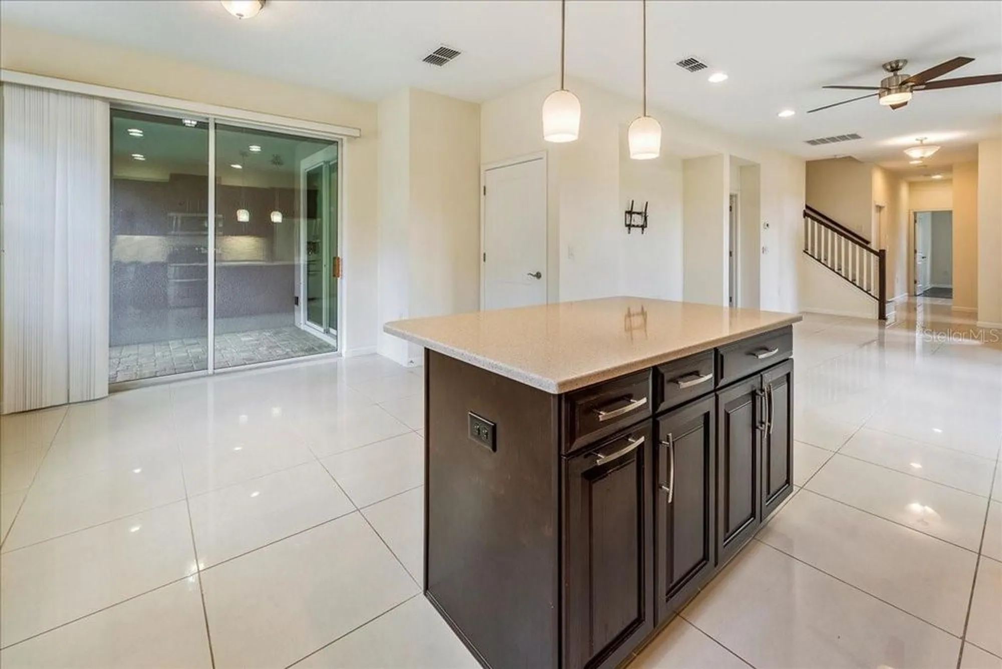 Property Slideshow image 7 of 50 | 11934 meadowgate pl, Lakewood Ranch, FL, 34211