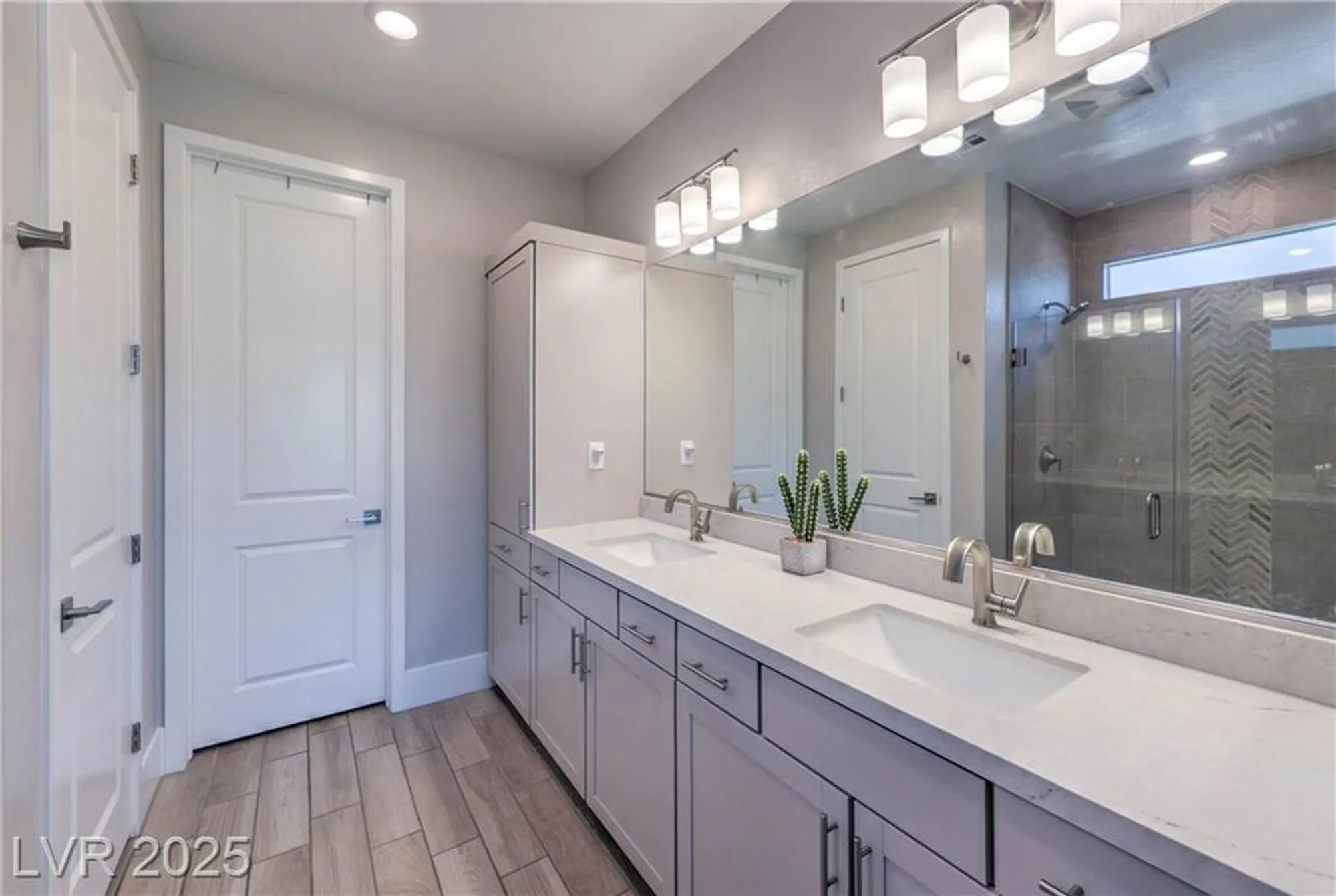 Property Slideshow image 27 of 52 | 9584 sard ln, Las Vegas, NV, 89143
