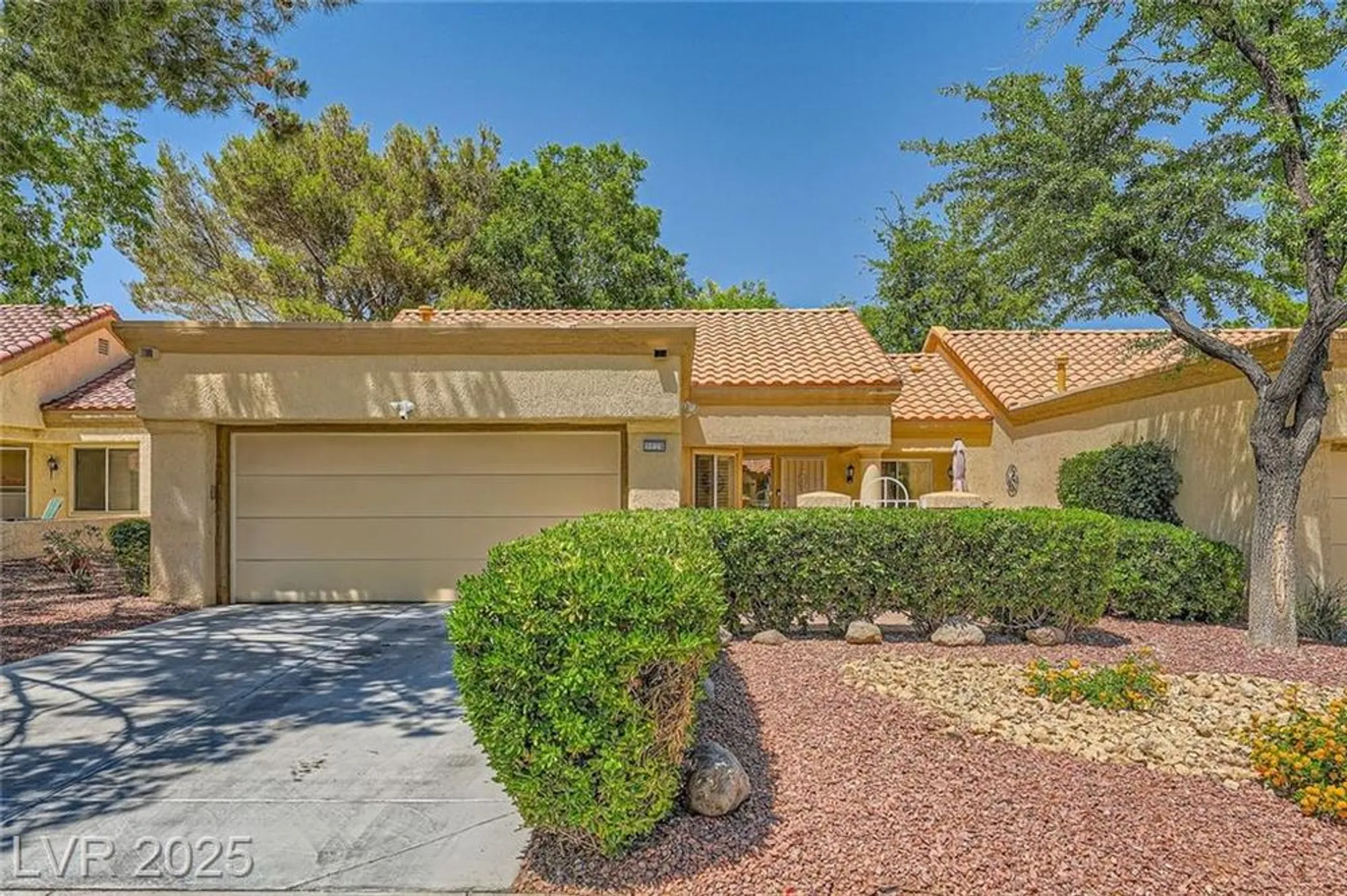 Property Slideshow image 1 of 53 | 9024 starmount dr, Las Vegas, NV, 89134