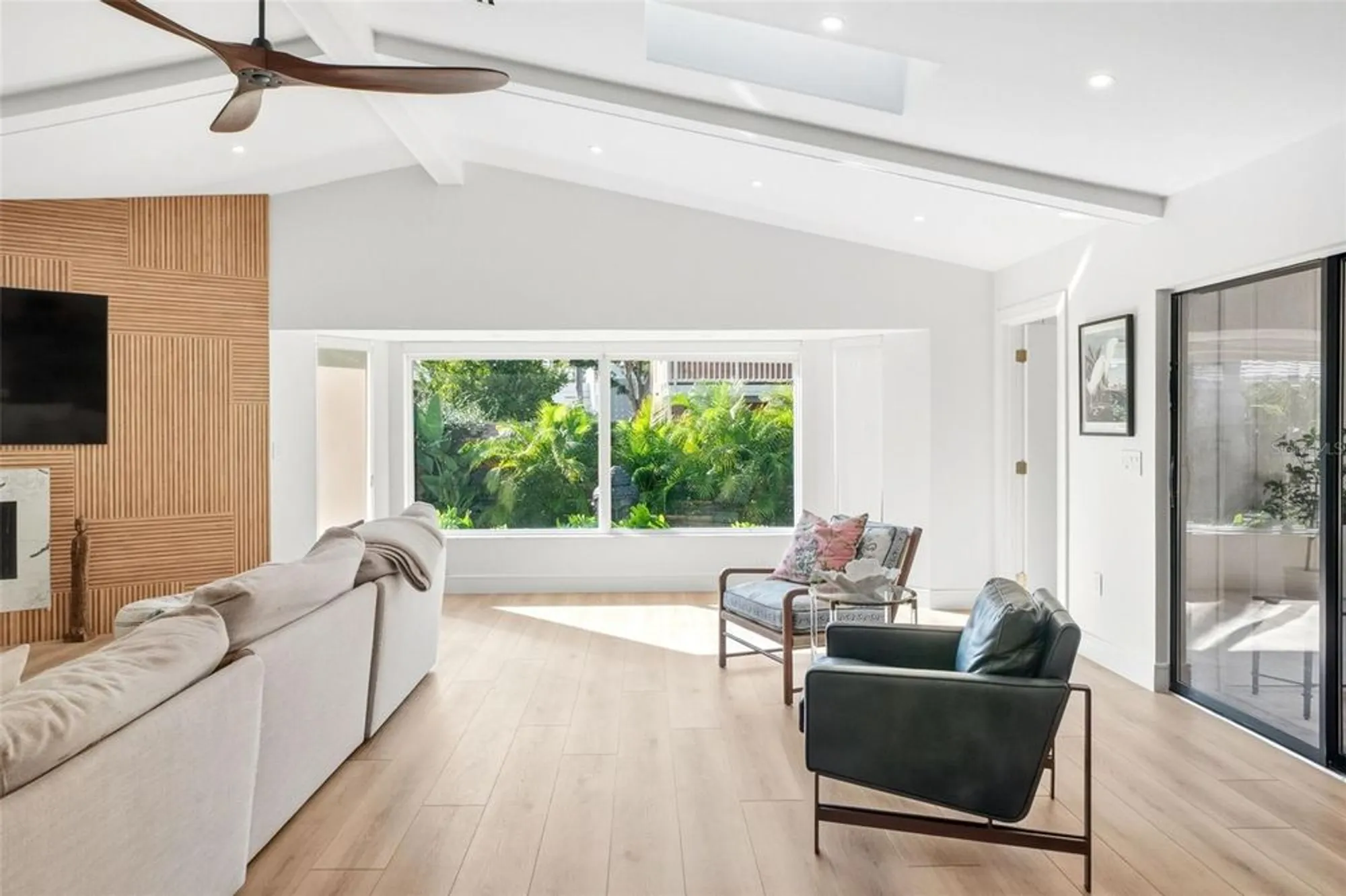 Property Slideshow image 10 of 66 | 1660 pine harrier cir, Sarasota, FL, 34231