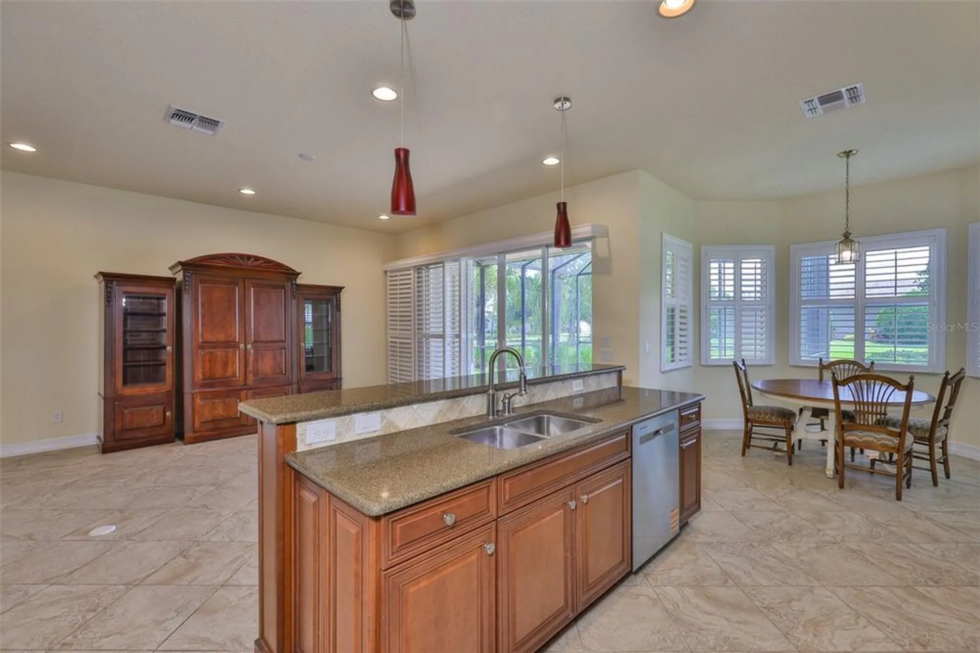 Property Slideshow image 14 of 75 | 16227 cape coral dr, Wimauma, FL, 33598