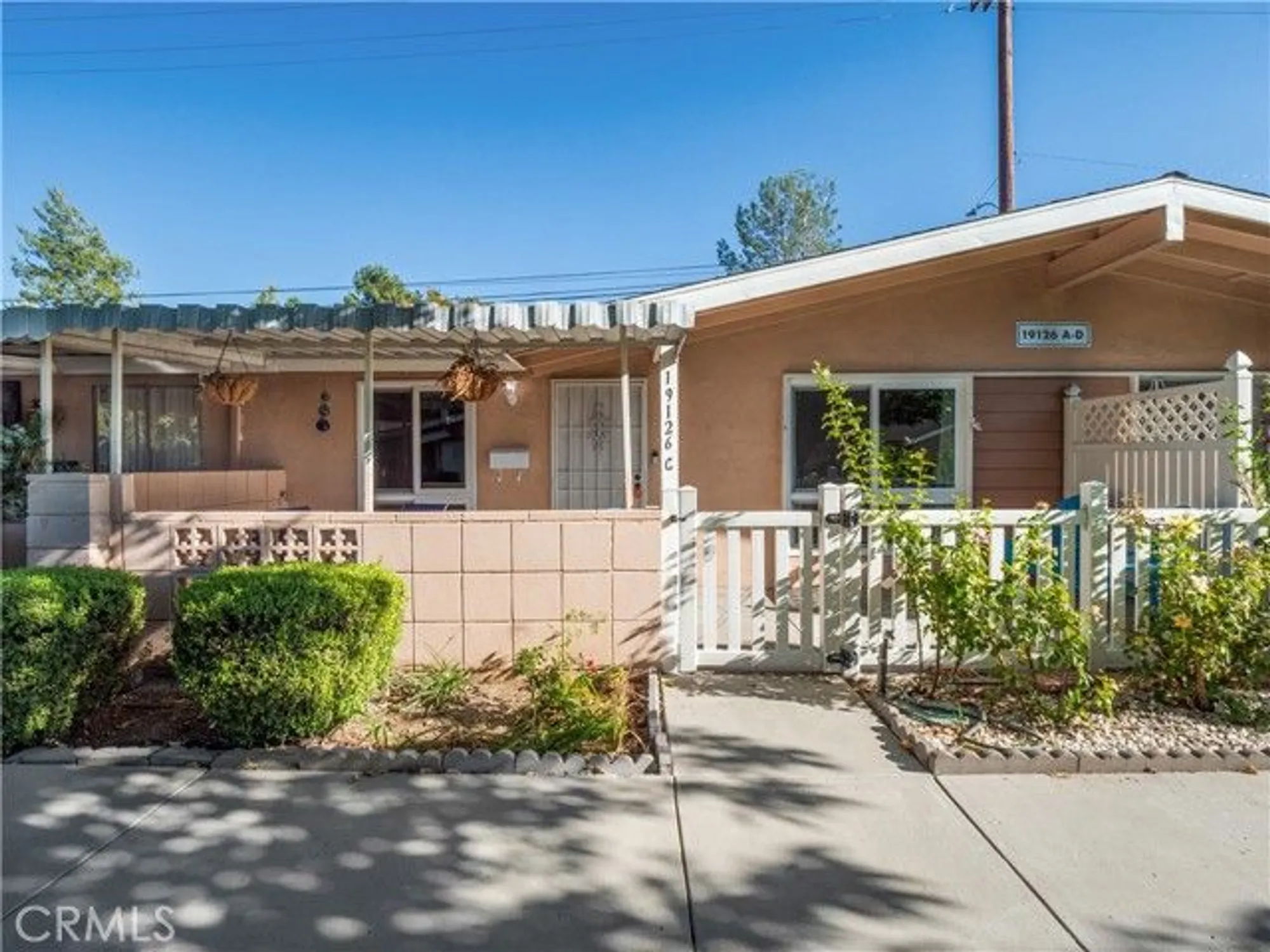 Property Slideshow image 18 of 31 | 19126 avenue of the oaks c, Newhall, CA, 91321