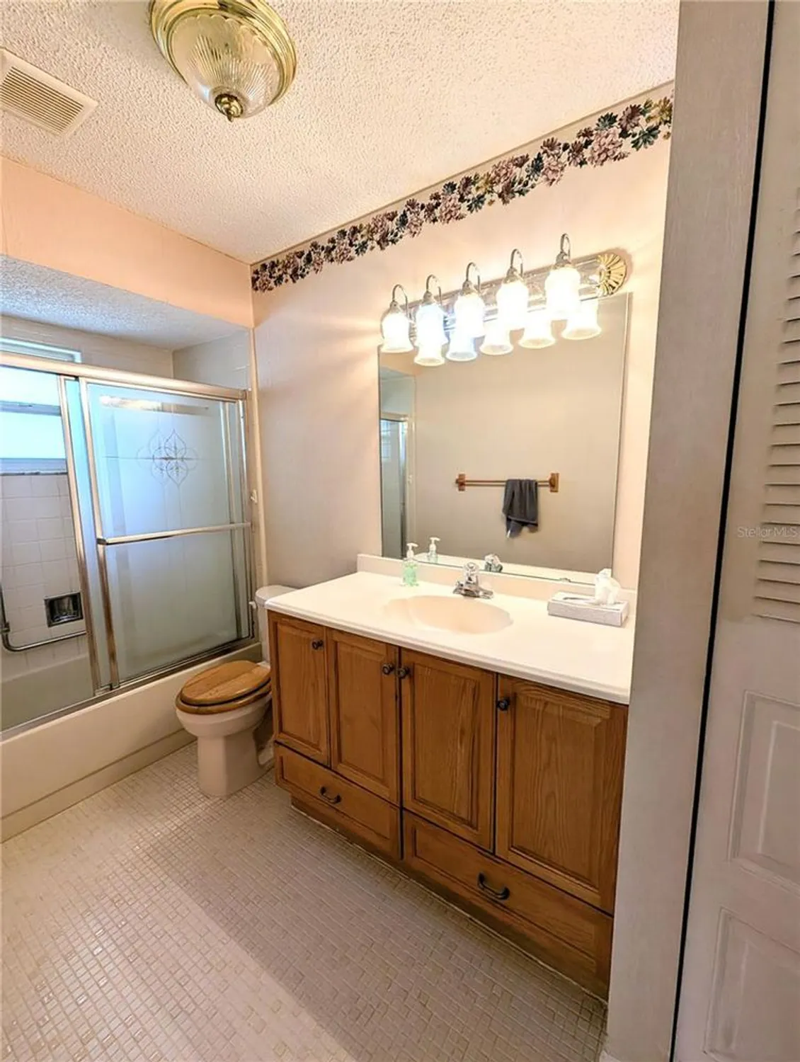 Property Slideshow image 11 of 30 | 8040 pasadena dr, Port Richey, FL, 34668