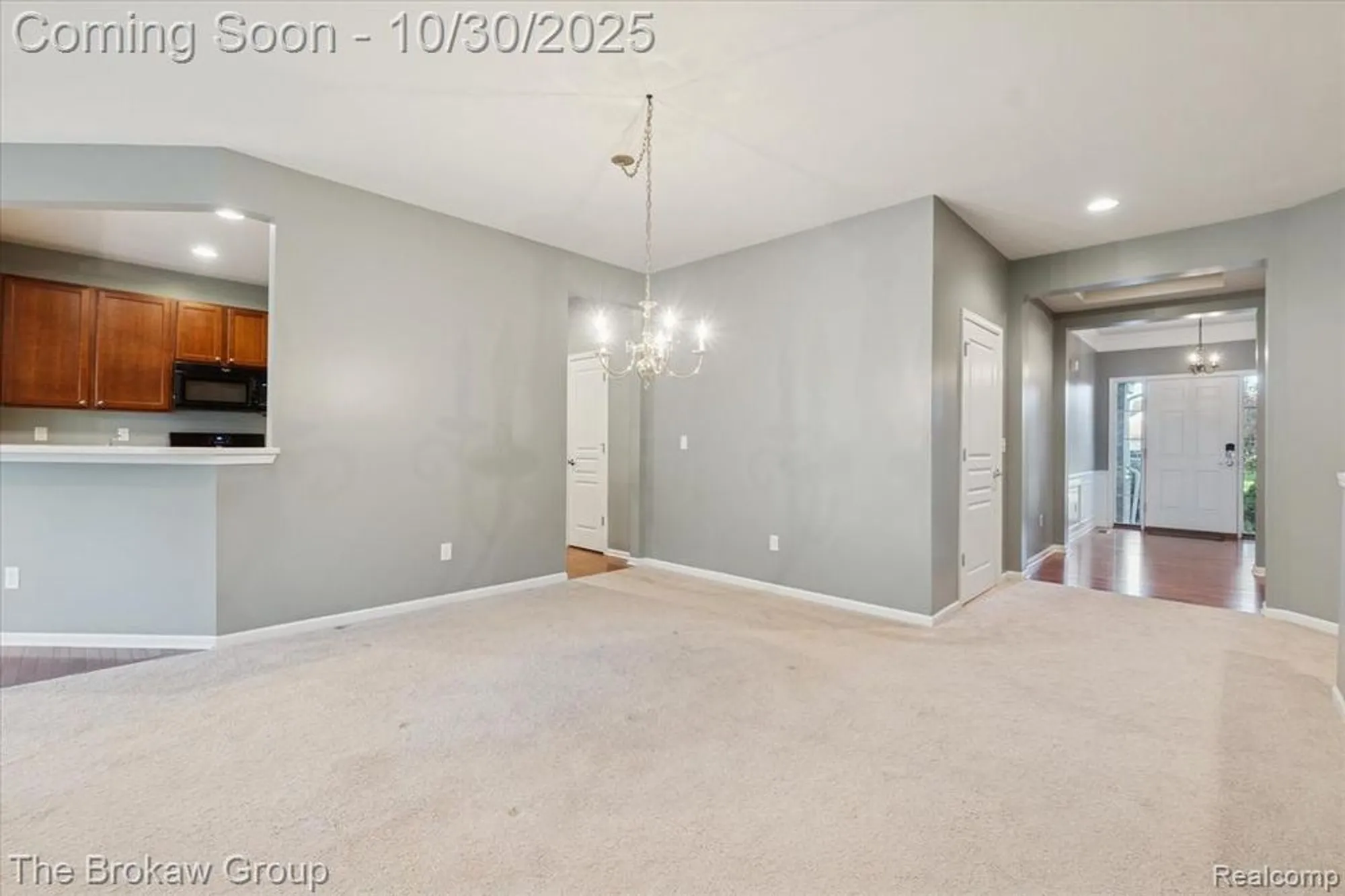 Property Slideshow image 12 of 49 | 6334 prairie dunes dr, Grand Blanc, MI, 48439