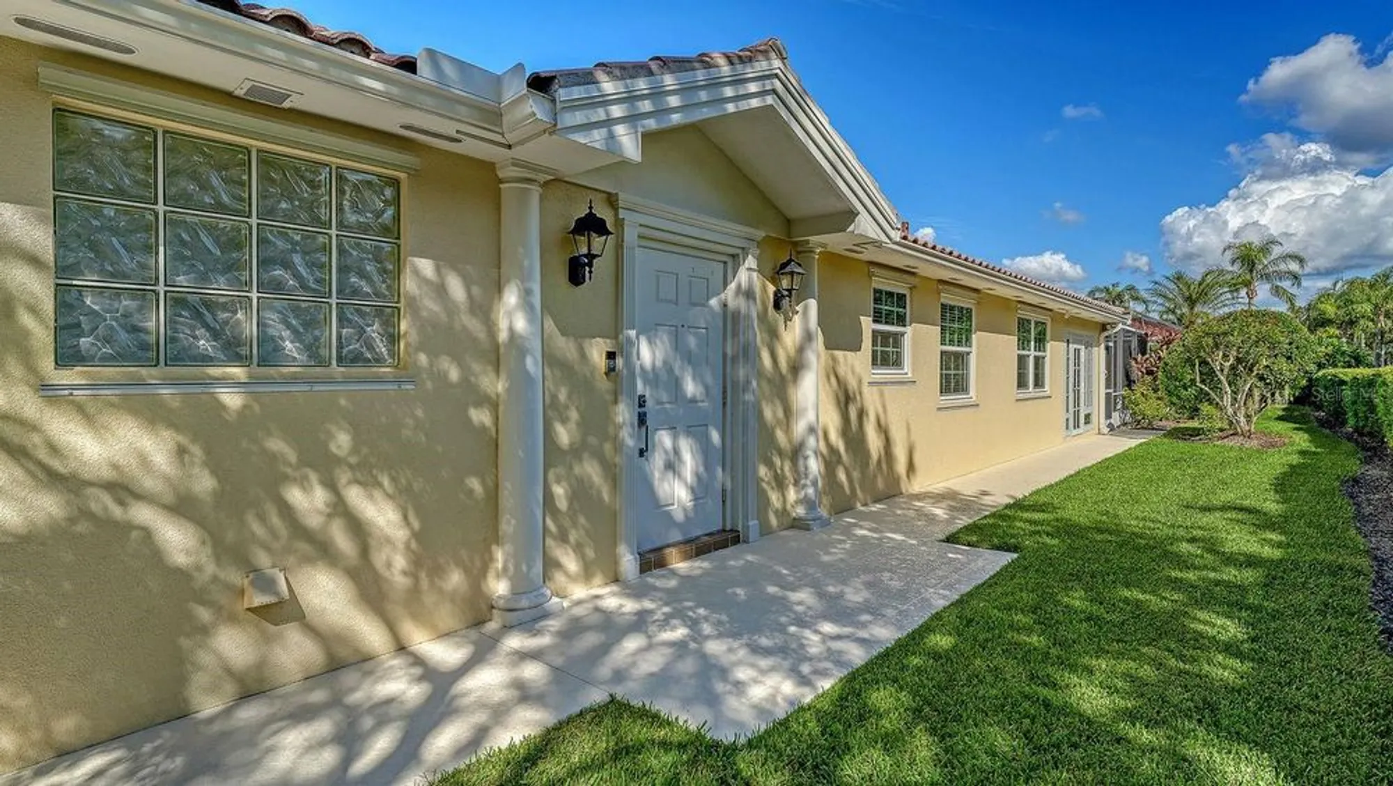 Property Slideshow image 7 of 71 | 8878 estepona ct, Sarasota, FL, 34238