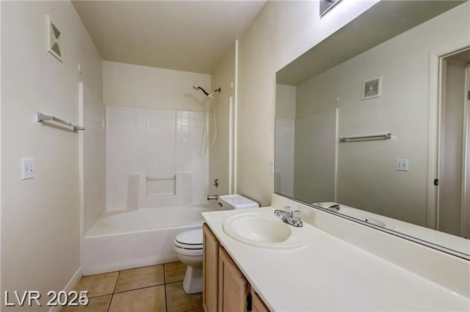 Property Slideshow image 6 of 12 | 3425 e russell rd 220, Las Vegas, NV, 89120