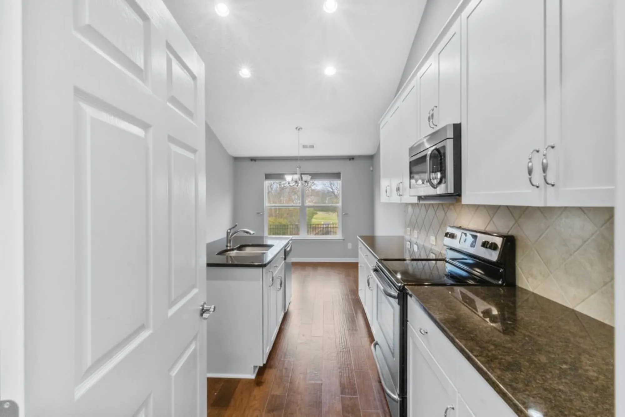 Property Slideshow image 16 of 34 | 395 devon chase hl 6501, Gallatin, TN, 37066