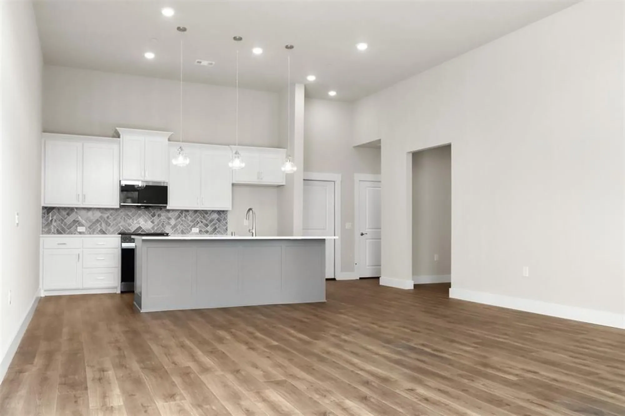 Property Slideshow image 5 of 22 | 2617 st helena ln, Grand Prairie, TX, 75054