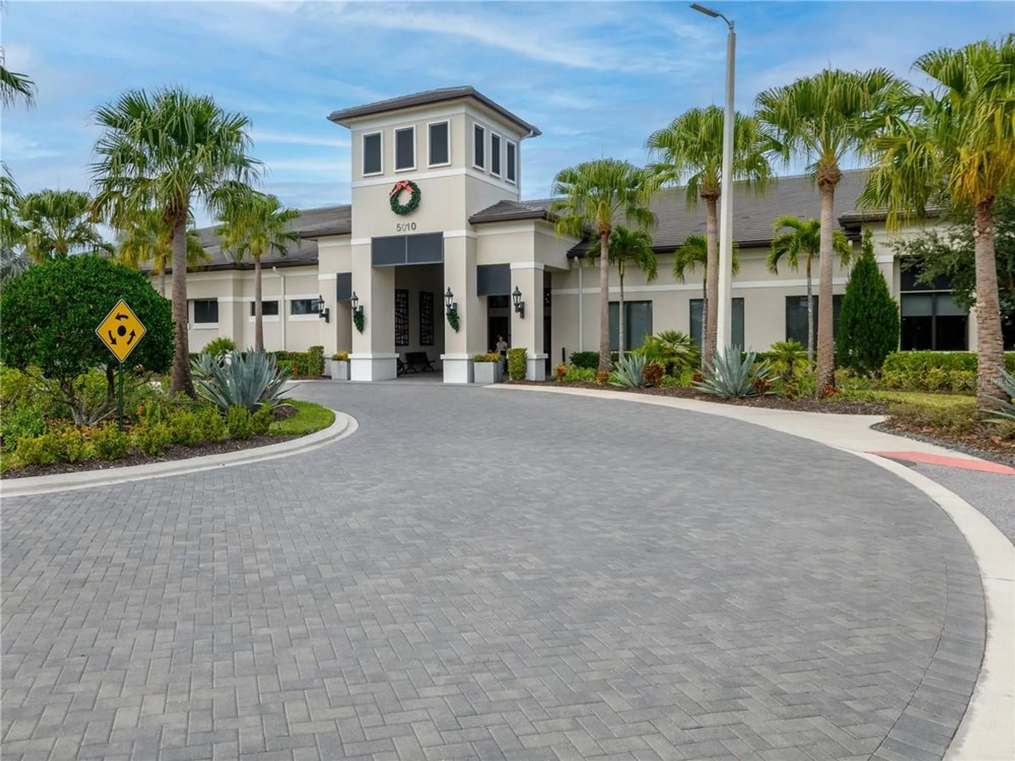 Property Slideshow image 41 of 54 | 5122 sierra falls ct, Wimauma, FL, 33598