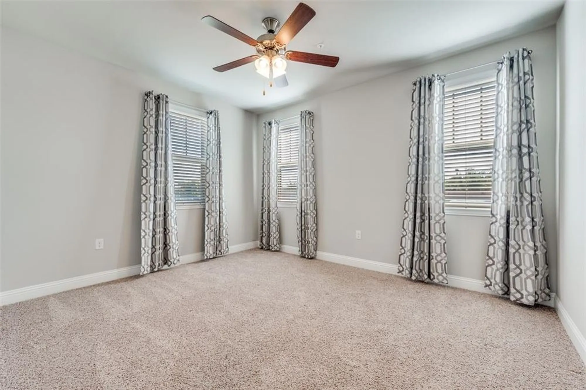 Property Slideshow image 10 of 35 | 1735 wittington pl apt 1207, Dallas, TX, 75234