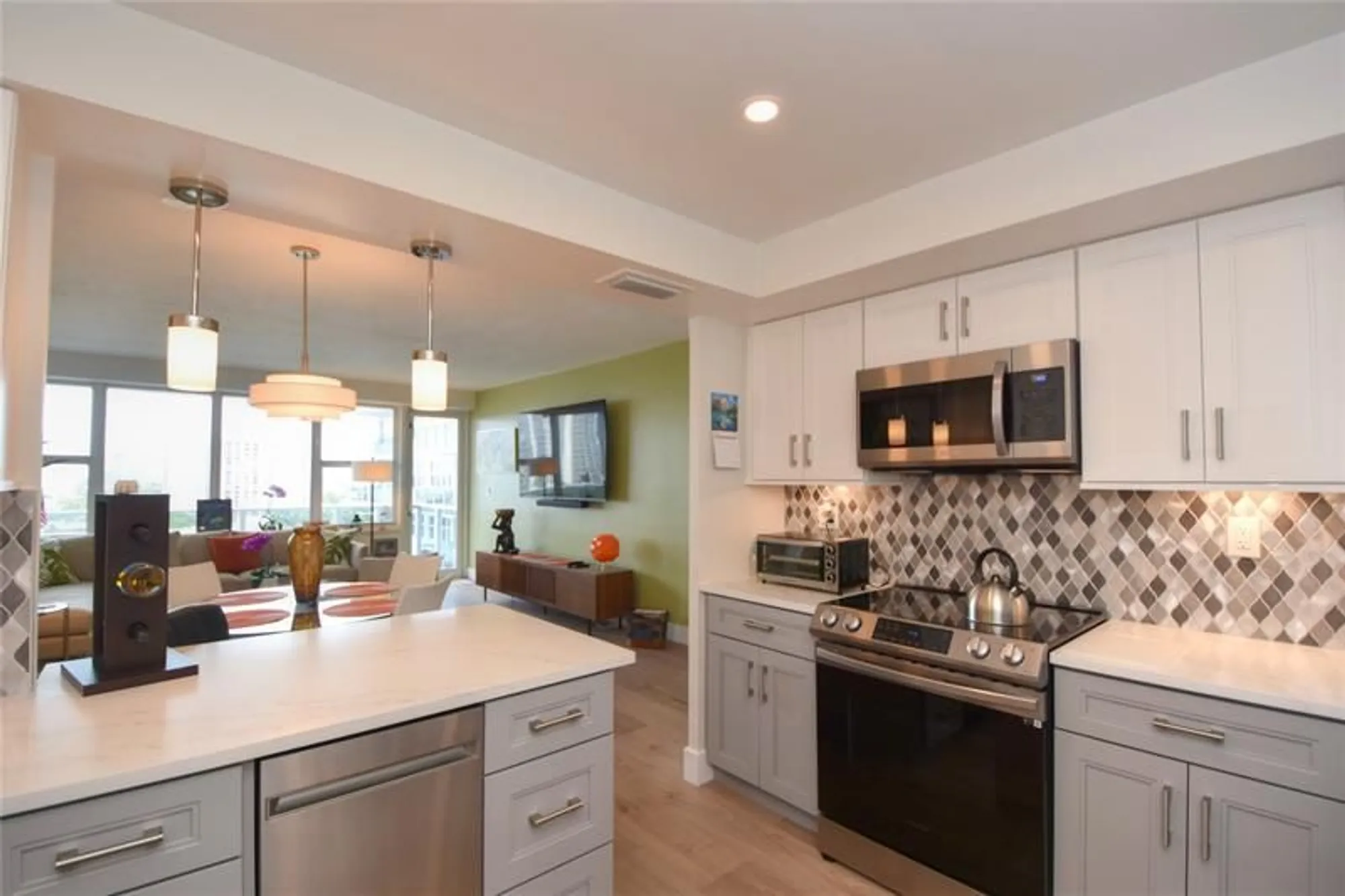 Property Slideshow image 7 of 34 | 3333 ne 34th st 1011, Fort Lauderdale, FL, 33308