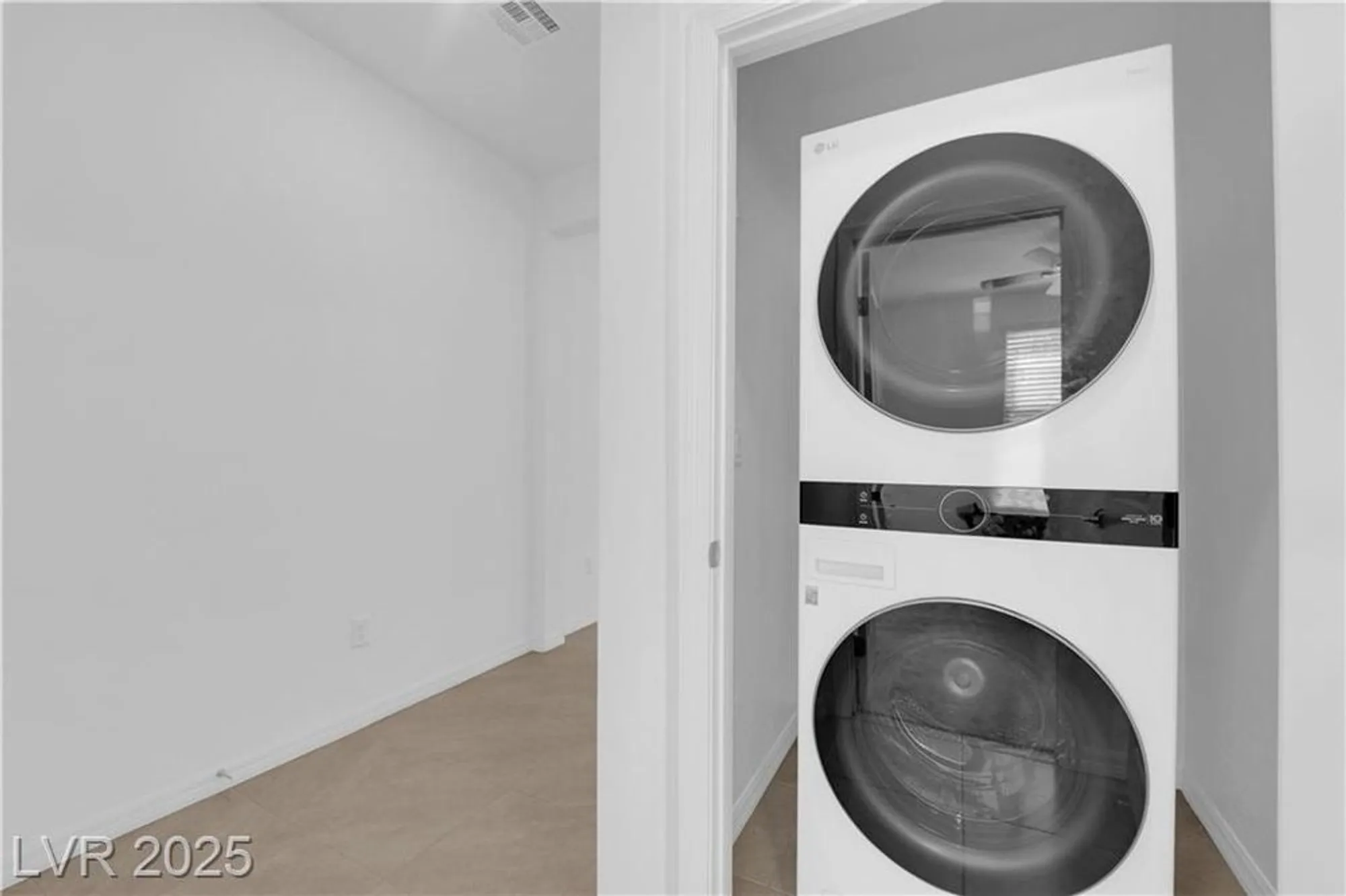 Property Slideshow image 23 of 43 | 10151 carmine clay dr, Las Vegas, NV, 89143