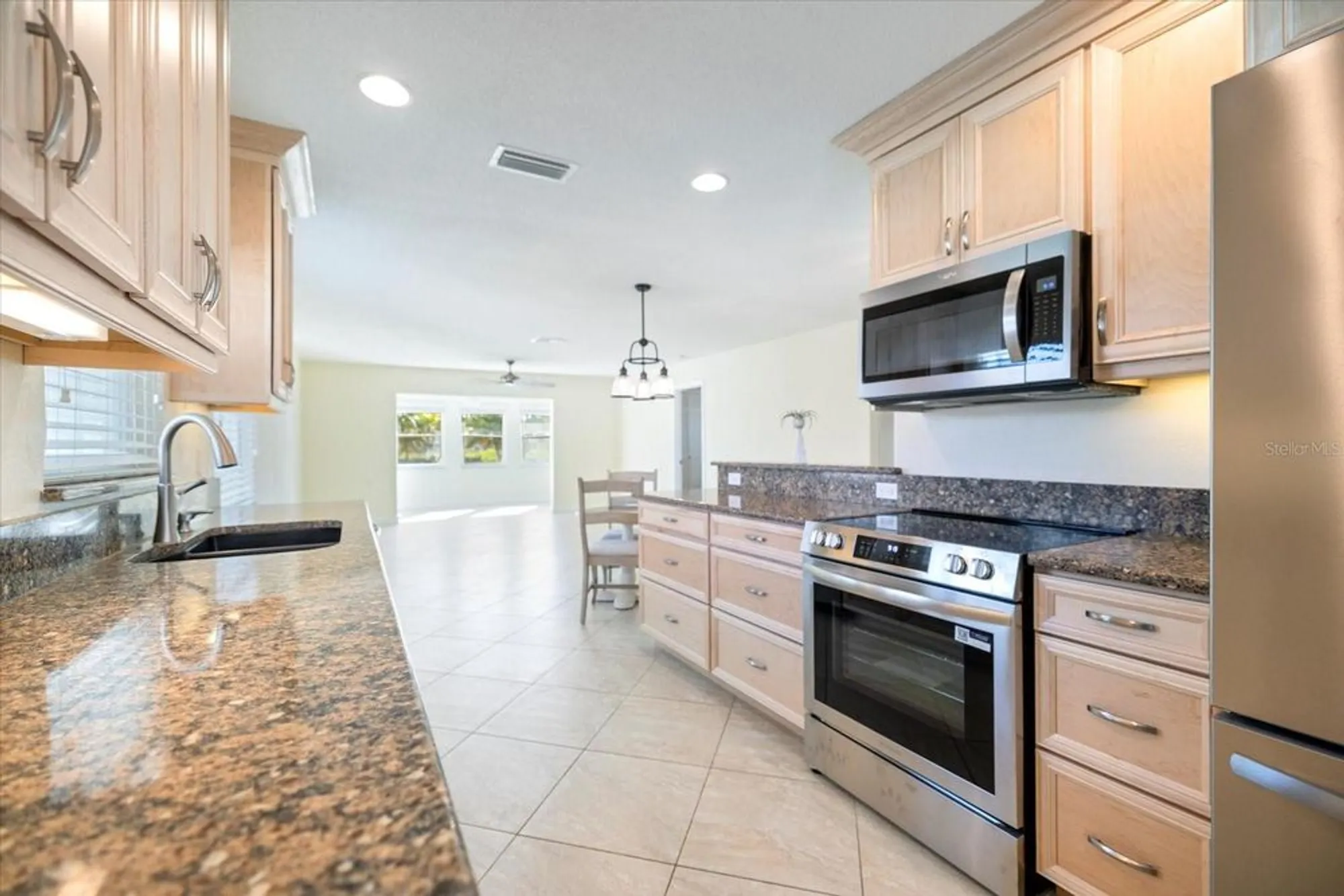 Property Slideshow image 14 of 47 | 107 clipper way # 107, Nokomis, FL, 34275