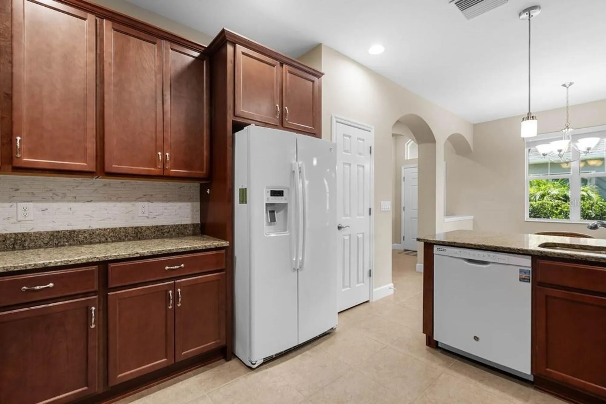 Property Slideshow image 8 of 60 | 809 chipper dr, Sun City Center, FL, 33573