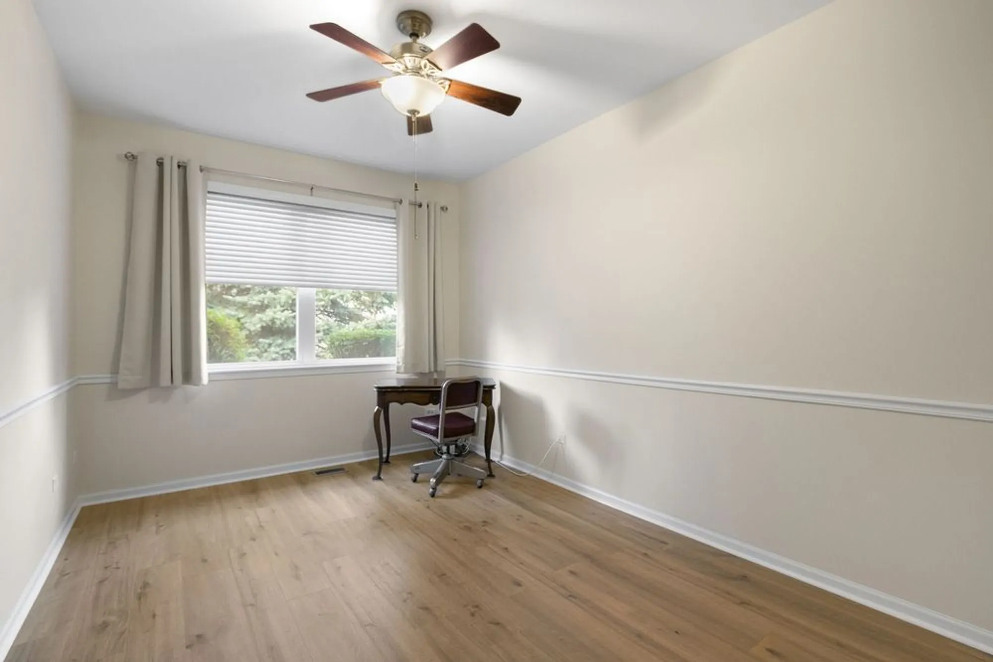 Property Slideshow image 20 of 32 | 272 enfield ln, Grayslake, IL, 60030