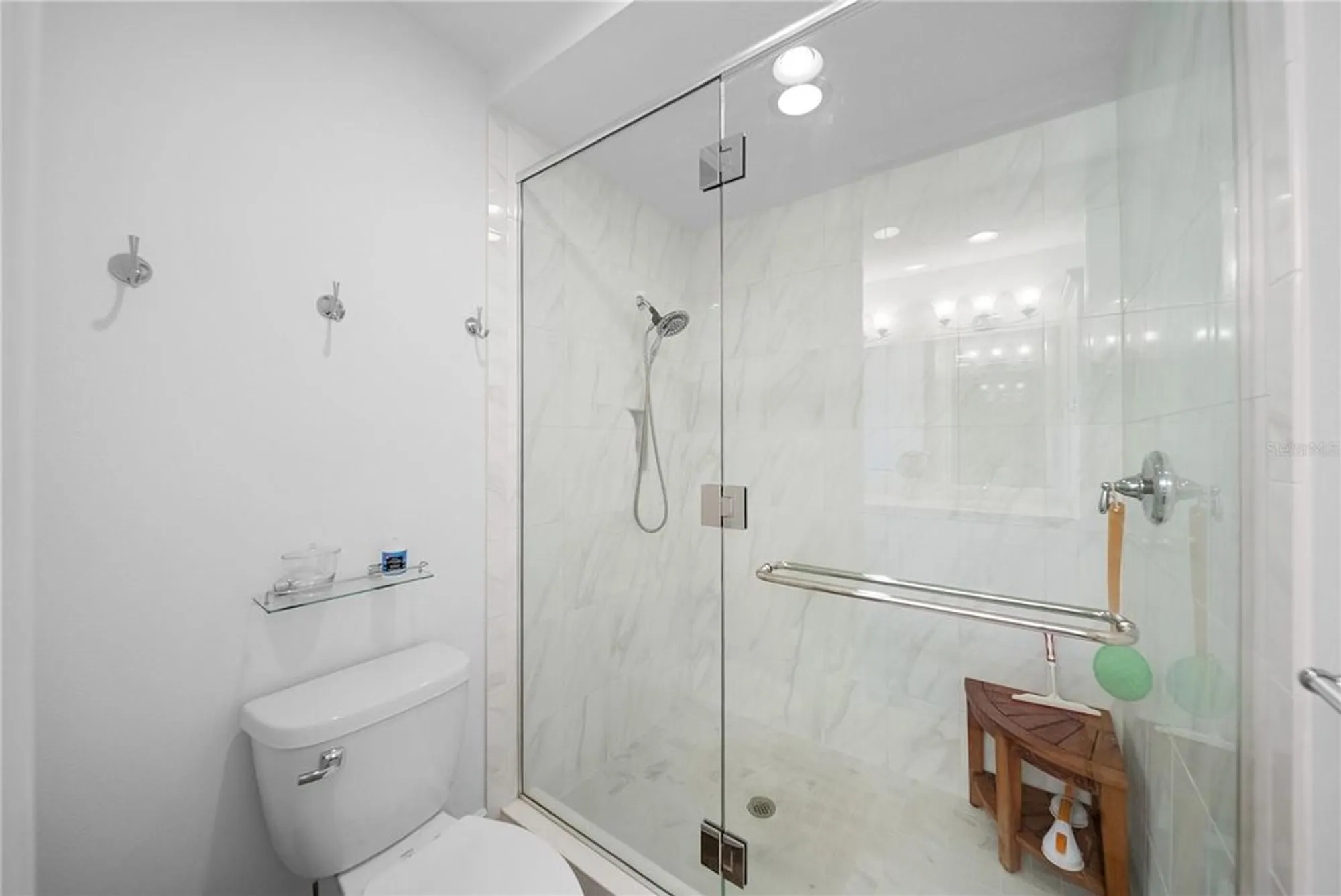 Property Slideshow image 25 of 72 | 391 aruba cir 303, Bradenton, FL, 34209