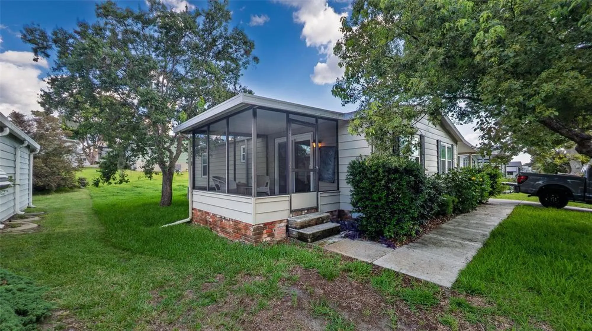 Property Slideshow image 17 of 25 | 1725 hilton head blvd, Lady Lake, FL, 32159