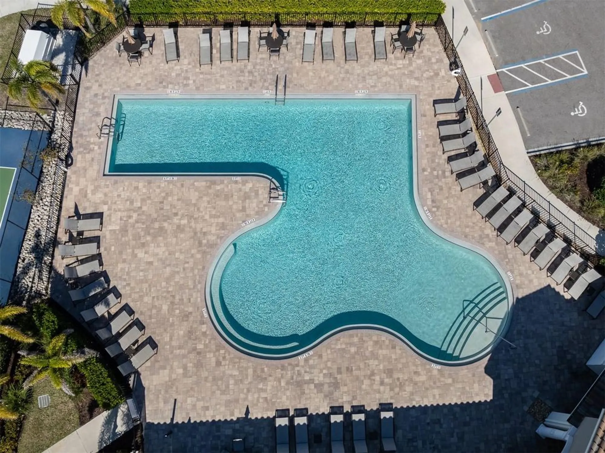 Property Slideshow image 44 of 78 | 592 mistiflower cir, Nokomis, FL, 34275