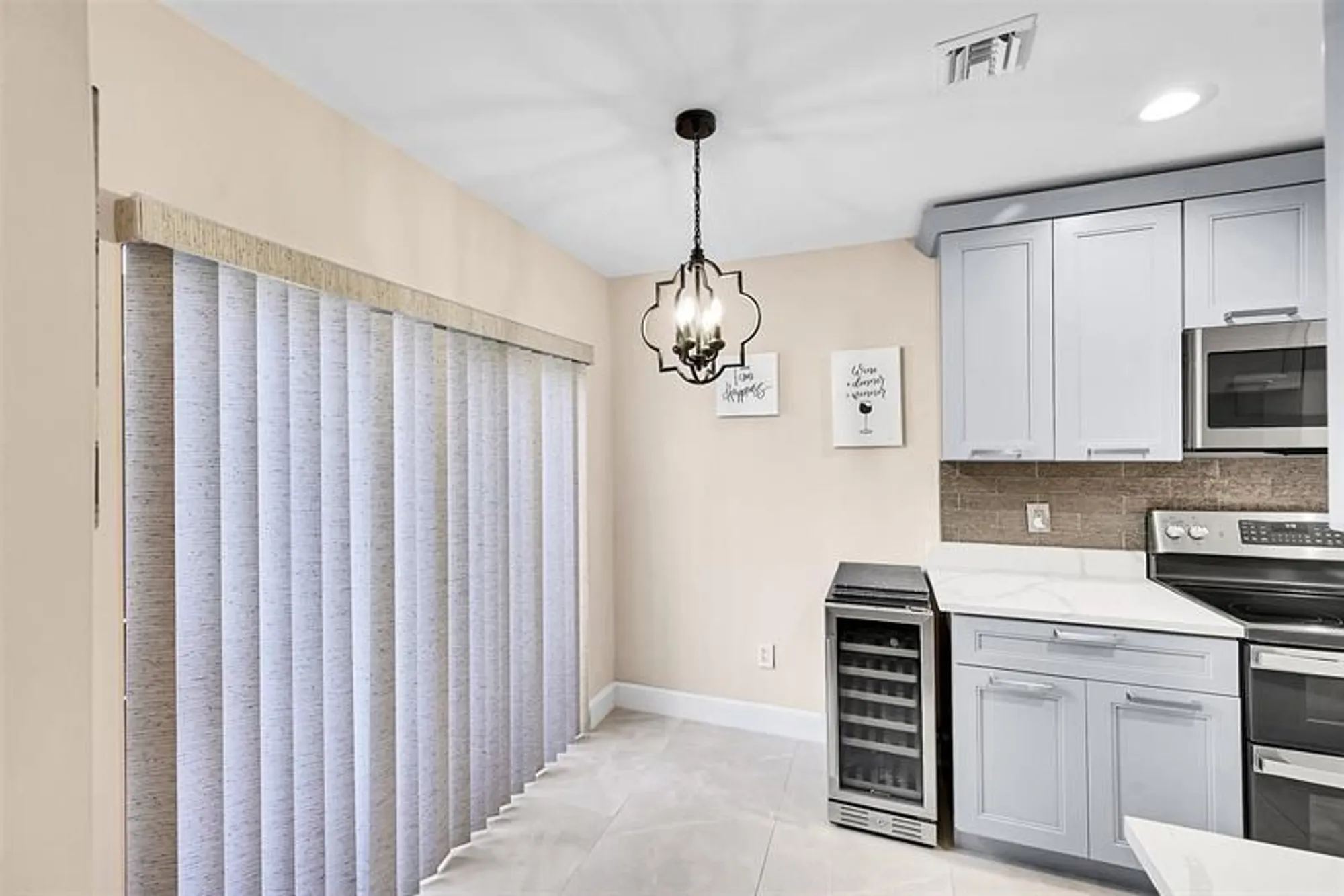 Property Slideshow image 15 of 61 | 21207 lago cir d, Boca Raton, FL, 33433