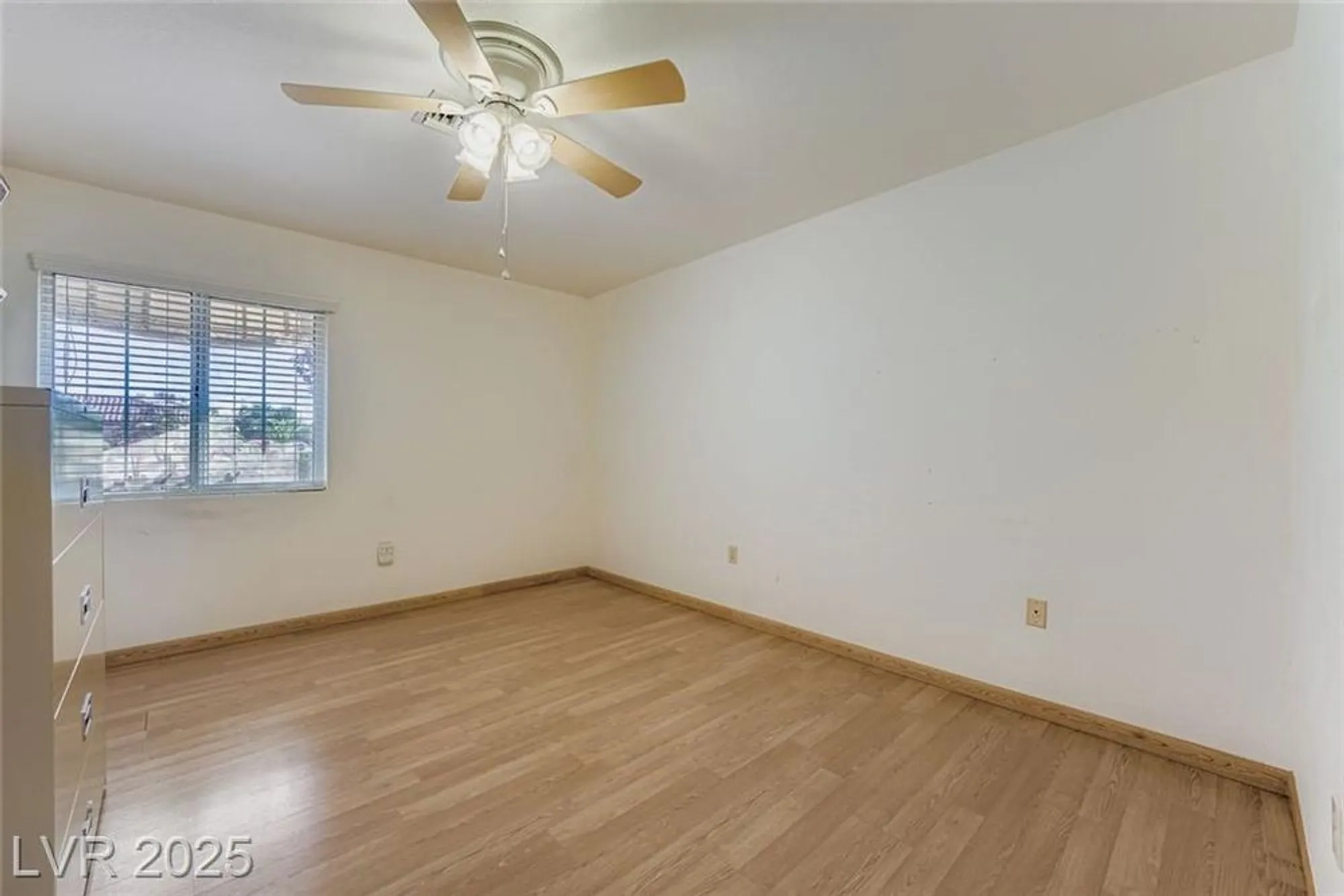 Property Slideshow image 22 of 38 | 8524 gull dr, Las Vegas, NV, 89134