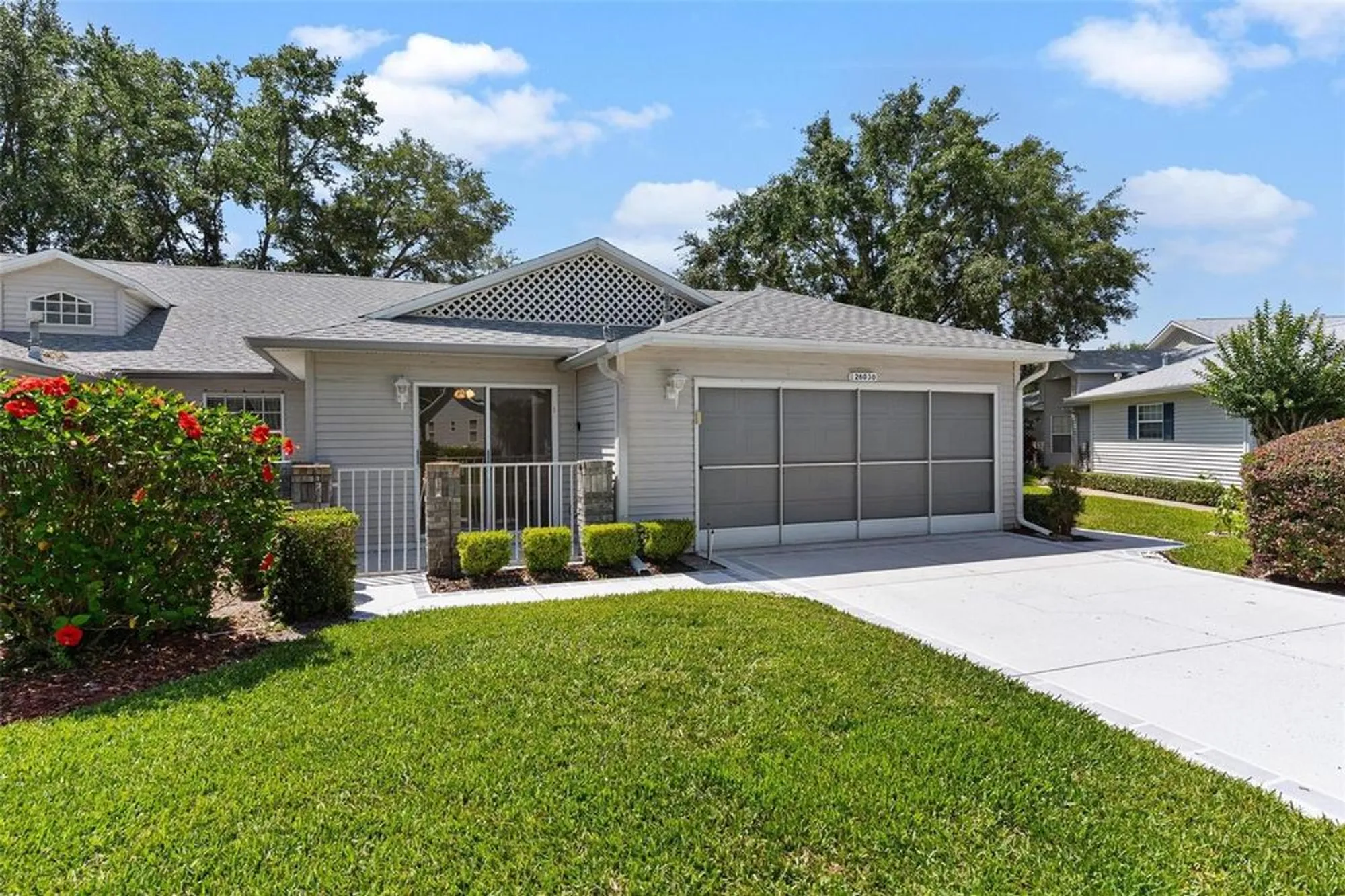 Property Slideshow image 5 of 49 | 26030 newcombe cir, Leesburg, FL, 34748