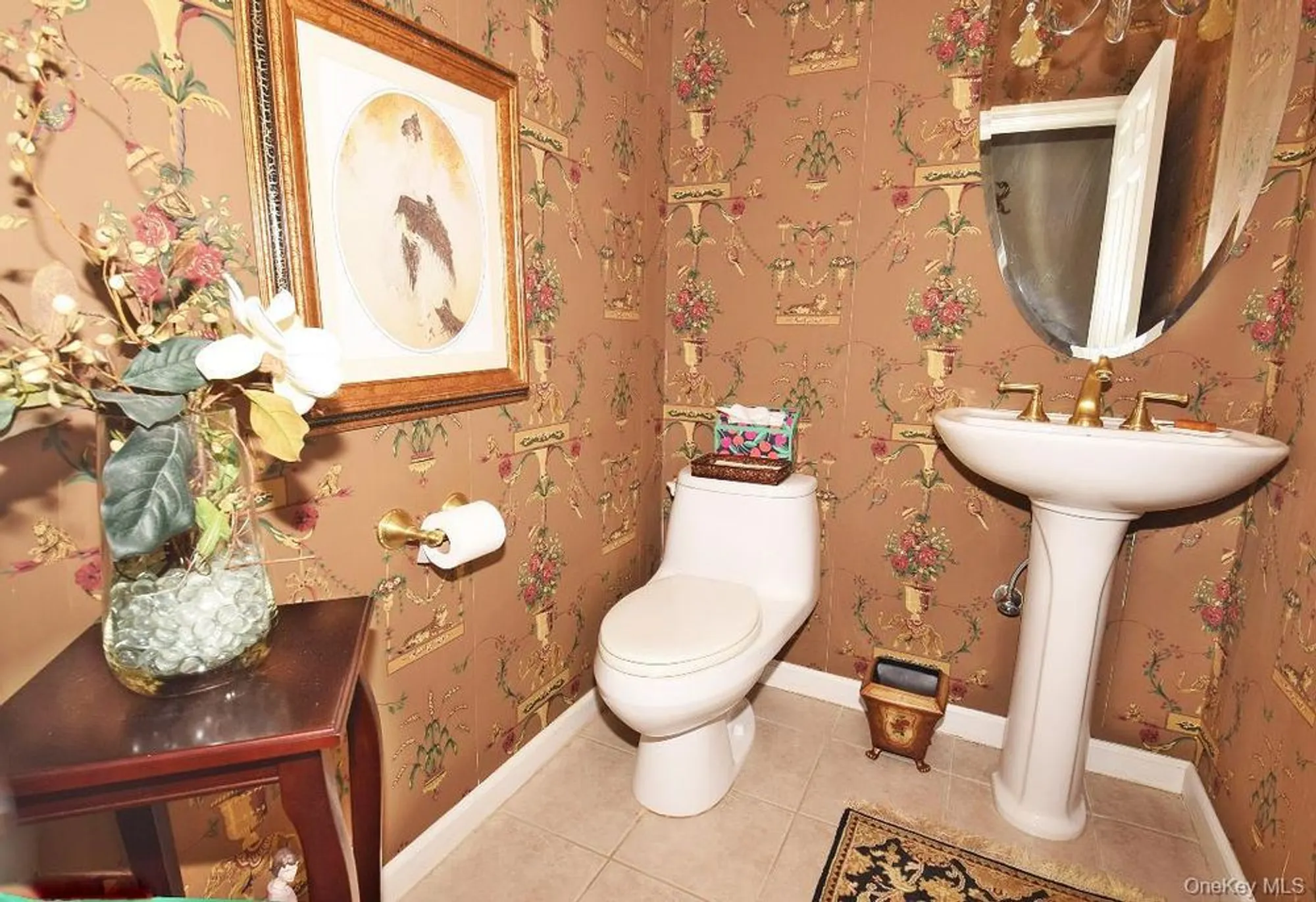 Property Slideshow image 7 of 14 | 677 balfour pl, Melville, NY, 11747