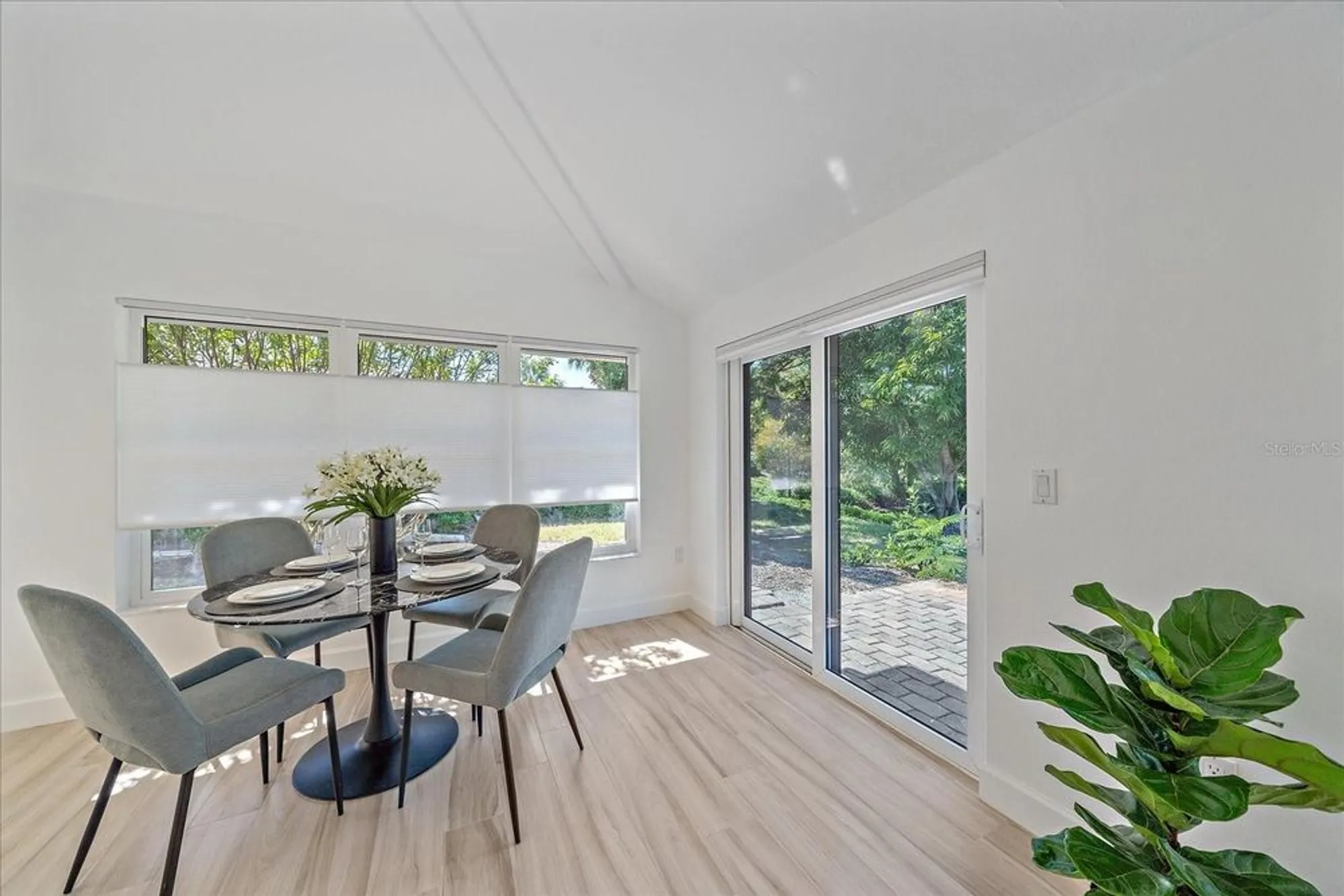 Property Slideshow image 16 of 33 | 1684 pintail way 7, Sarasota, FL, 34231