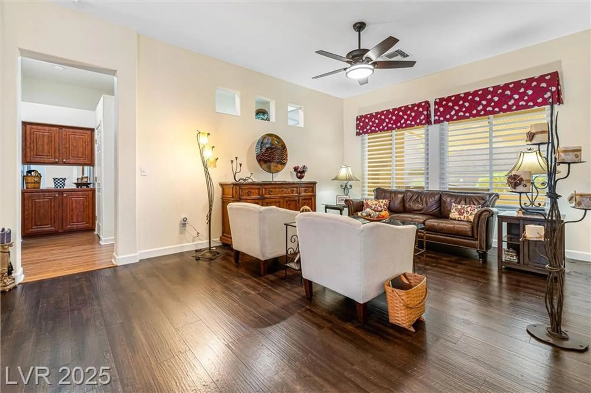 Property Slideshow image 10 of 55 | 1901 capestone st, Las Vegas, NV, 89134