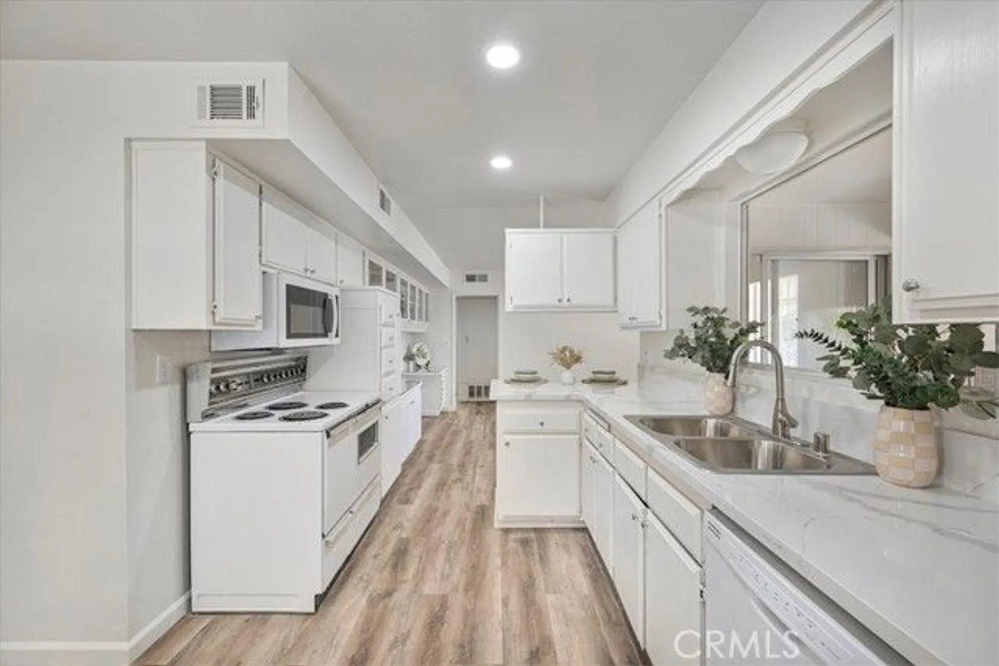 Property Slideshow image 7 of 27 | 28258 w worcester rd, Menifee, CA, 92586