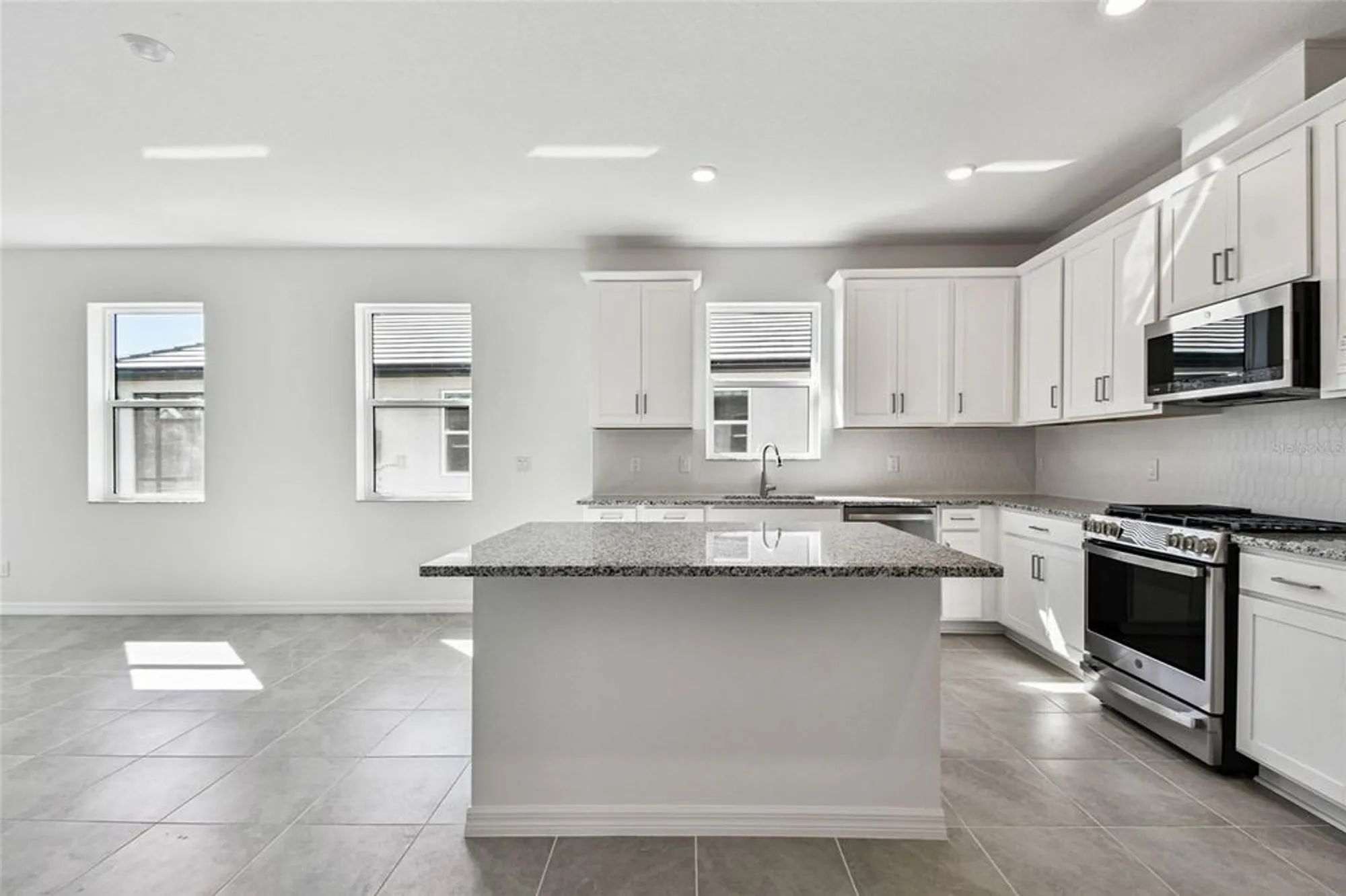 Property Slideshow image 5 of 43 | 18080 cherished loop, Lakewood Ranch, FL, 34211