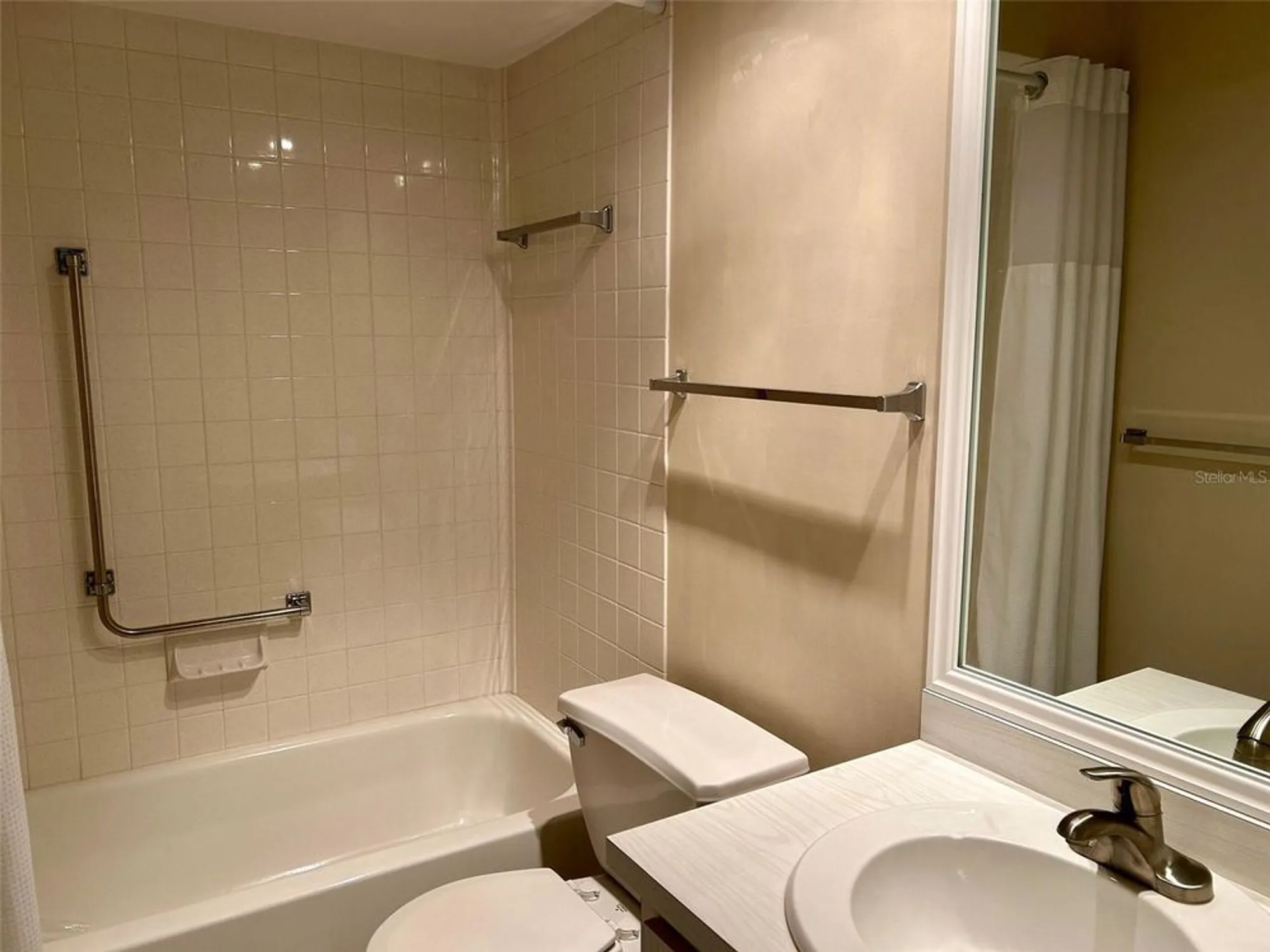 Property Slideshow image 9 of 23 | 2567 oakleaf ln 41b, Clearwater, FL, 33763