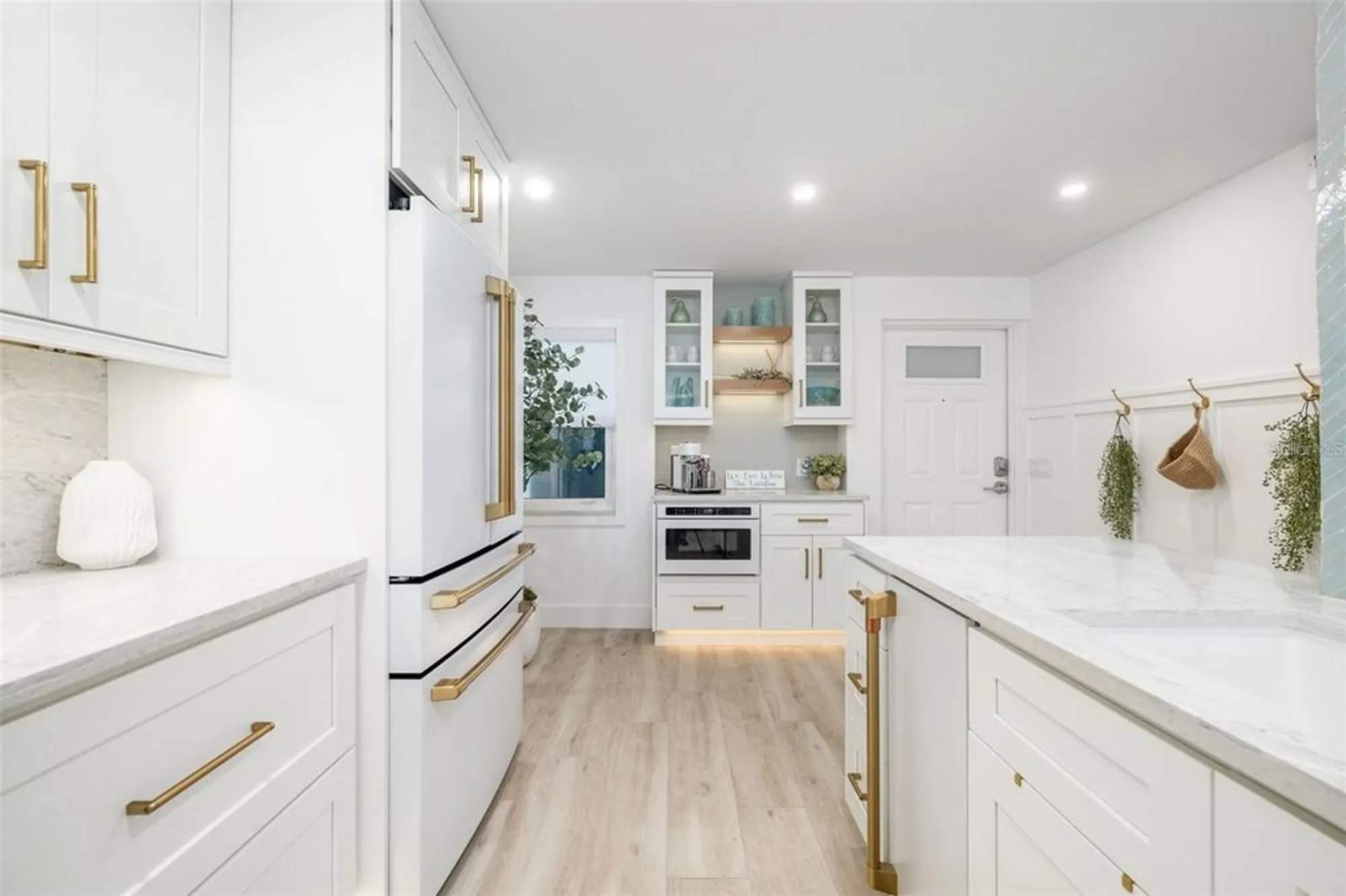 Property Slideshow image 13 of 69 | 19 whispering sands dr apt 302, Sarasota, FL, 34242