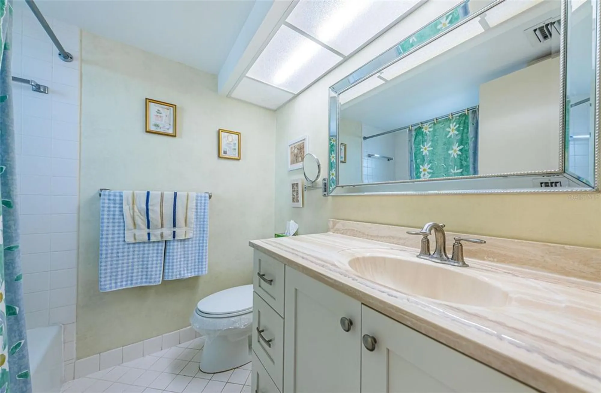 Property Slideshow image 21 of 50 | 4550 cove cir apt 502, St Petersburg, FL, 33708
