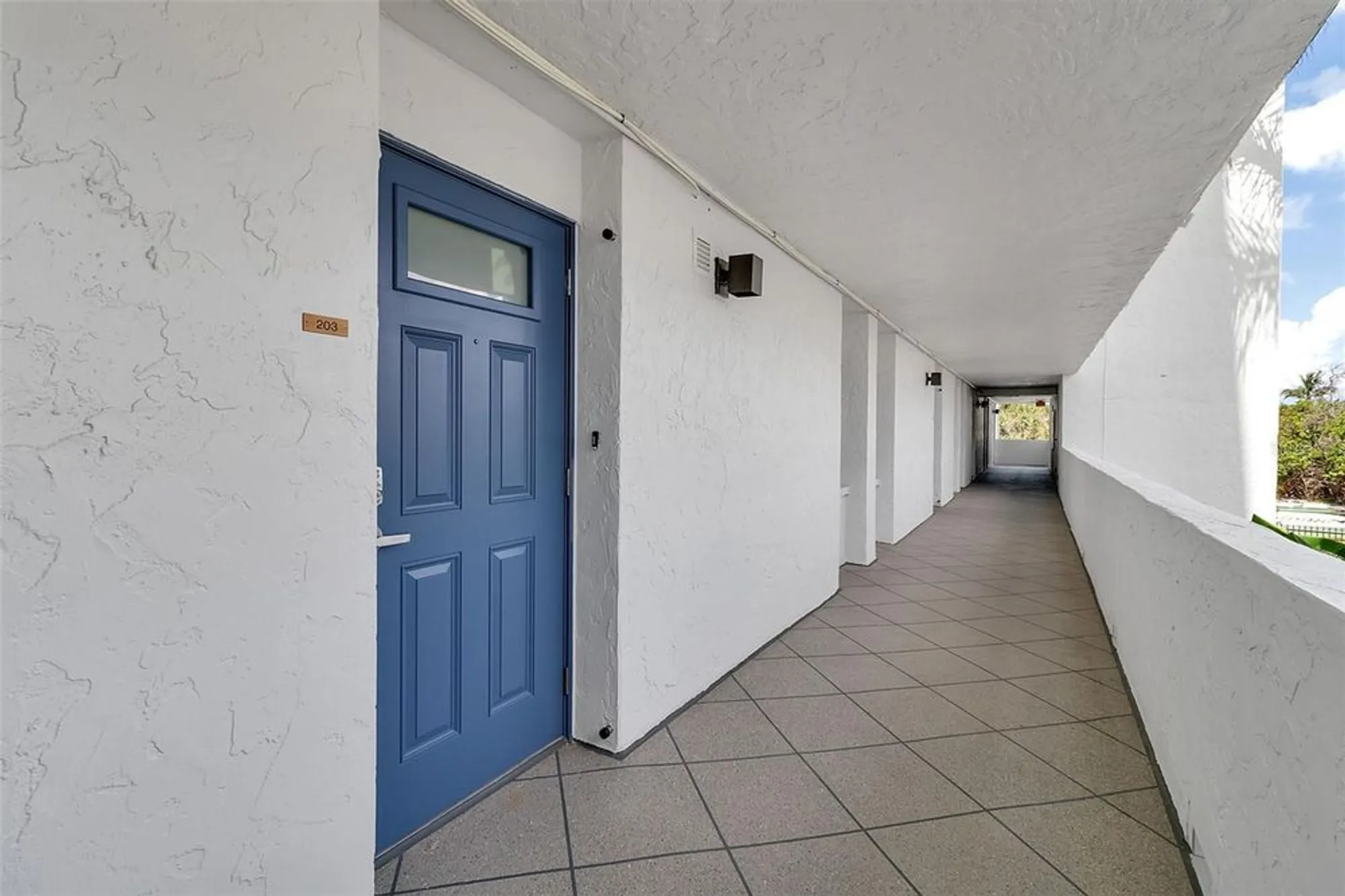 Property Slideshow image 7 of 29 | 19 whispering sands dr 203, Sarasota, FL, 34242