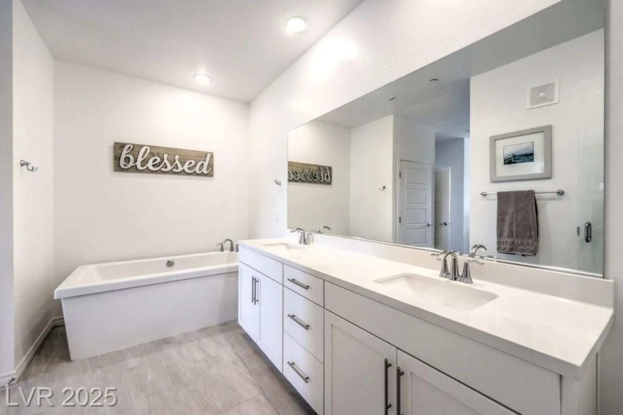 Property Slideshow image 10 of 70 | 2555 hampton rd 10303, Henderson, NV, 89052