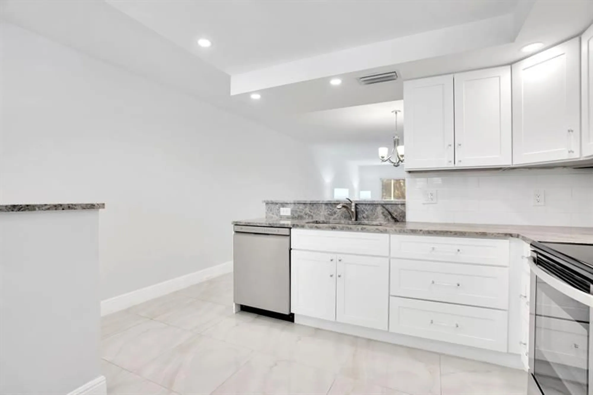 Property Slideshow image 4 of 32 | 2202 lucaya bnd h2, Coconut Creek, FL, 33066