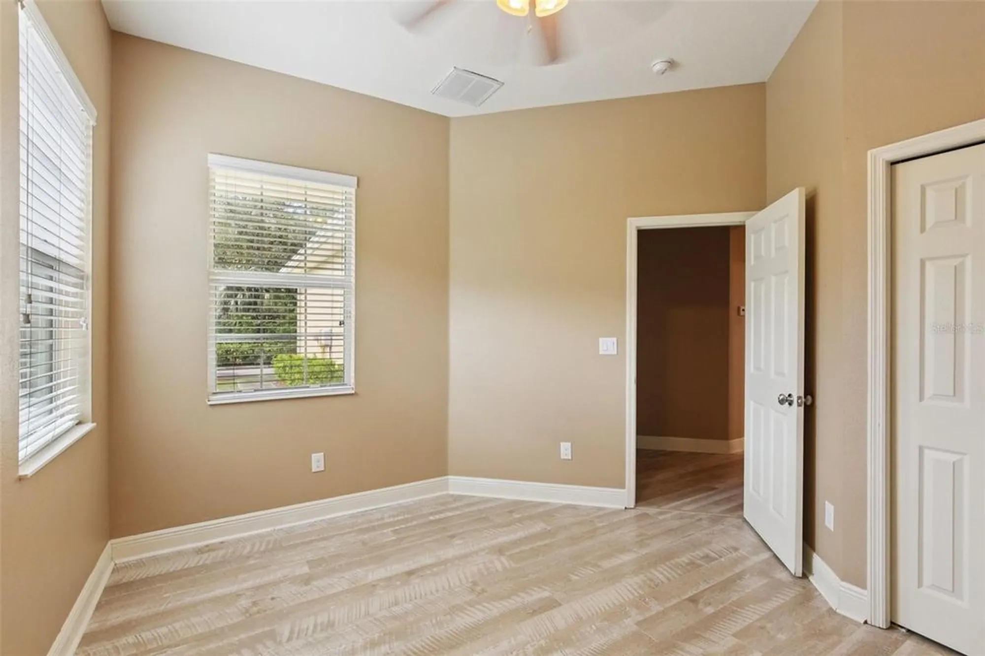 Property Slideshow image 17 of 35 | 221 sunset crest ct, Apollo Beach, FL, 33572