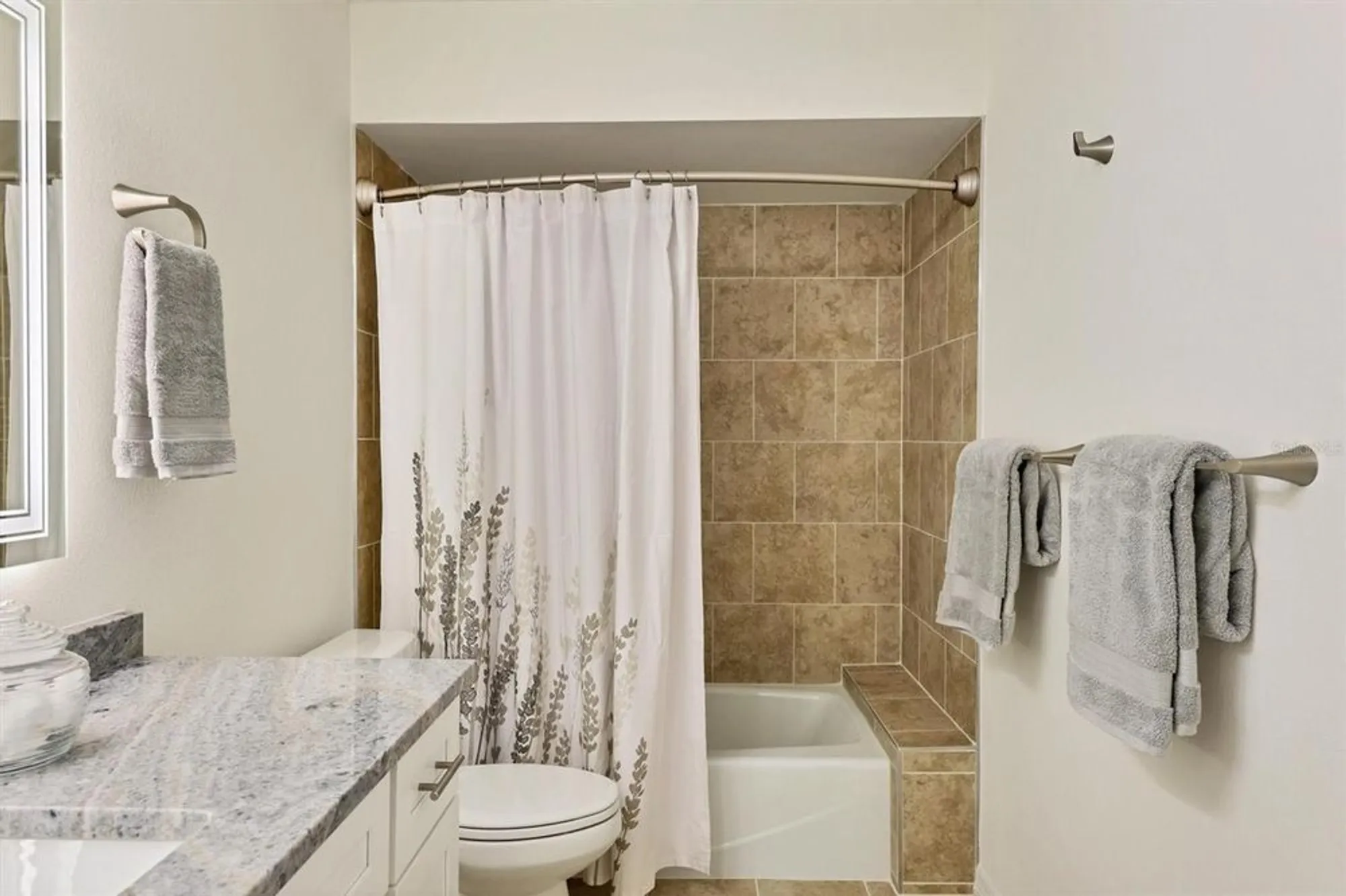 Property Slideshow image 48 of 78 | 4555 forest wood trl 23, Sarasota, FL, 34241